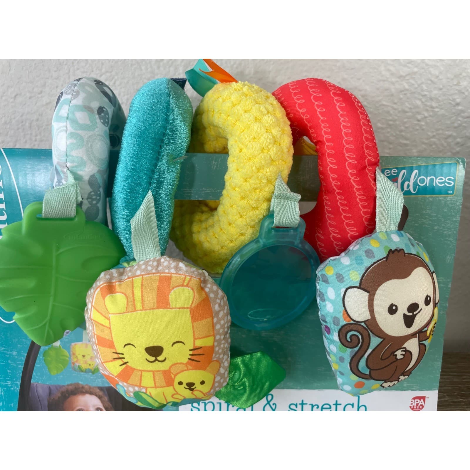 Infantino Spiral Stretch Baby Stroller Car Seat Activity Toy Lion Monkey Sensory - Thumbnail 5