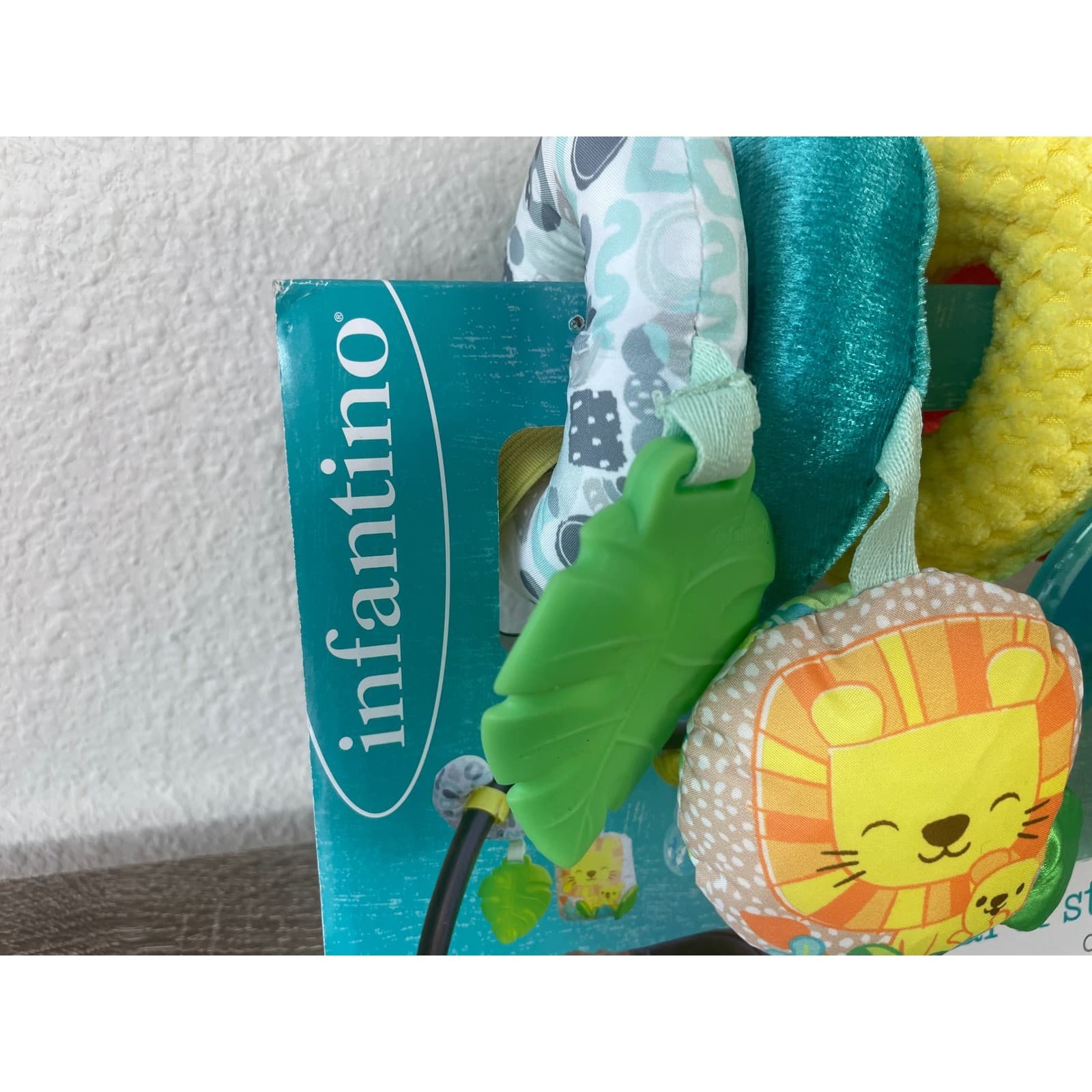 Infantino Spiral Stretch Baby Stroller Car Seat Activity Toy Lion Monkey Sensory - Thumbnail 4
