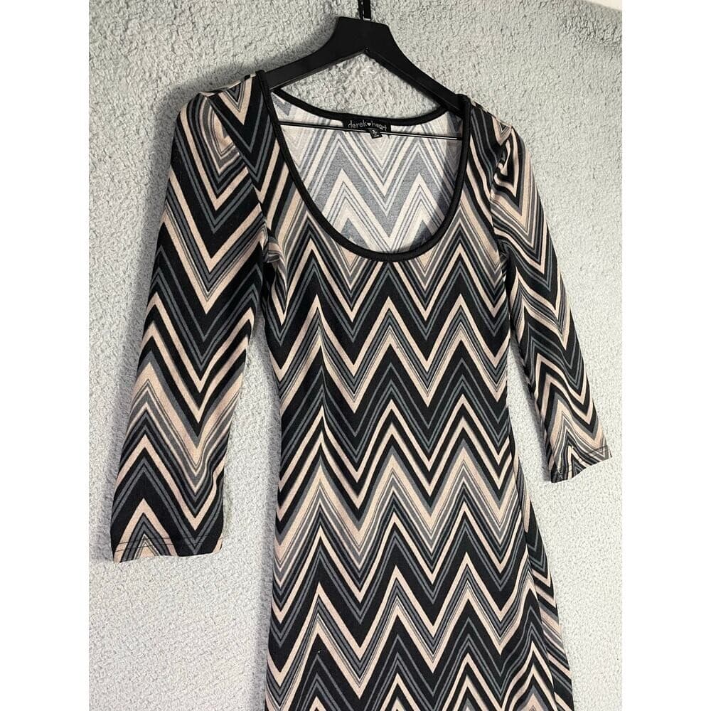 Derek Heart Chevron Bodycon Dress S 3/4 Sleeve Stretch Mini Y2K Retro Mod Print - Thumbnail 4