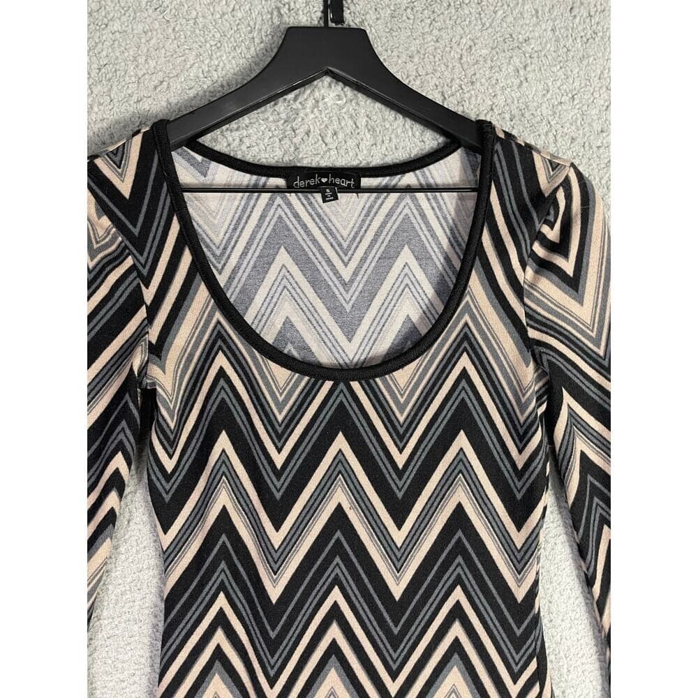 Derek Heart Chevron Bodycon Dress S 3/4 Sleeve Stretch Mini Y2K Retro Mod Print - Thumbnail 2