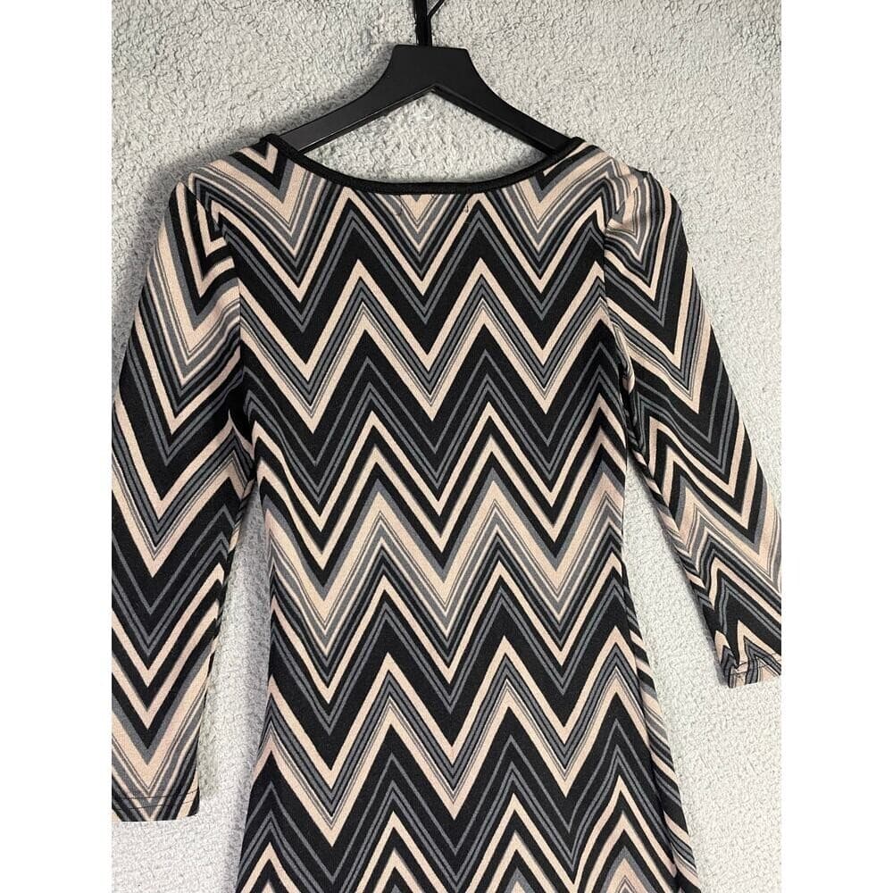 Derek Heart Chevron Bodycon Dress S 3/4 Sleeve Stretch Mini Y2K Retro Mod Print - Thumbnail 7