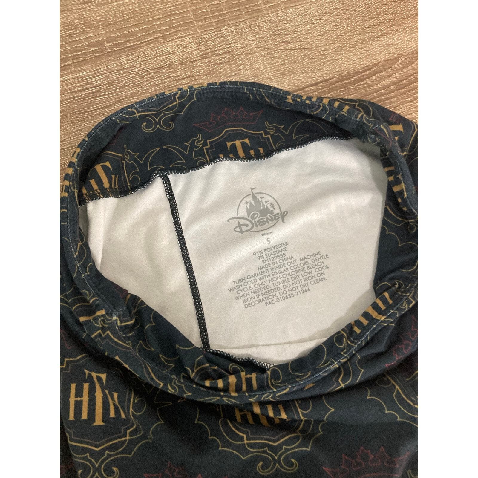 Disney Parks Hollywood Tower Hotel Crop Leggings Women's Small HTH Souvenir - Thumbnail 3