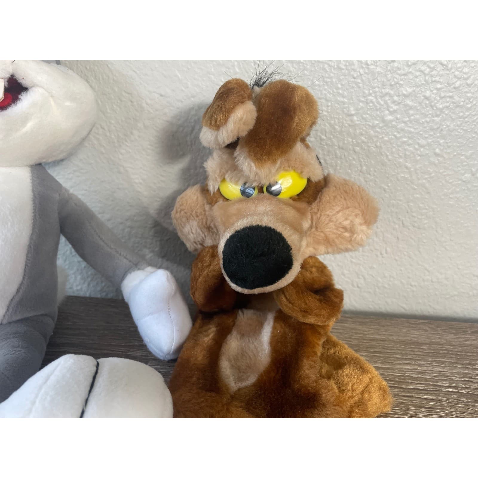 Vintage Looney Tunes Plush Lot Bugs Bunny Wile E Coyote 1994 1997 Warner Bros - Thumbnail 9
