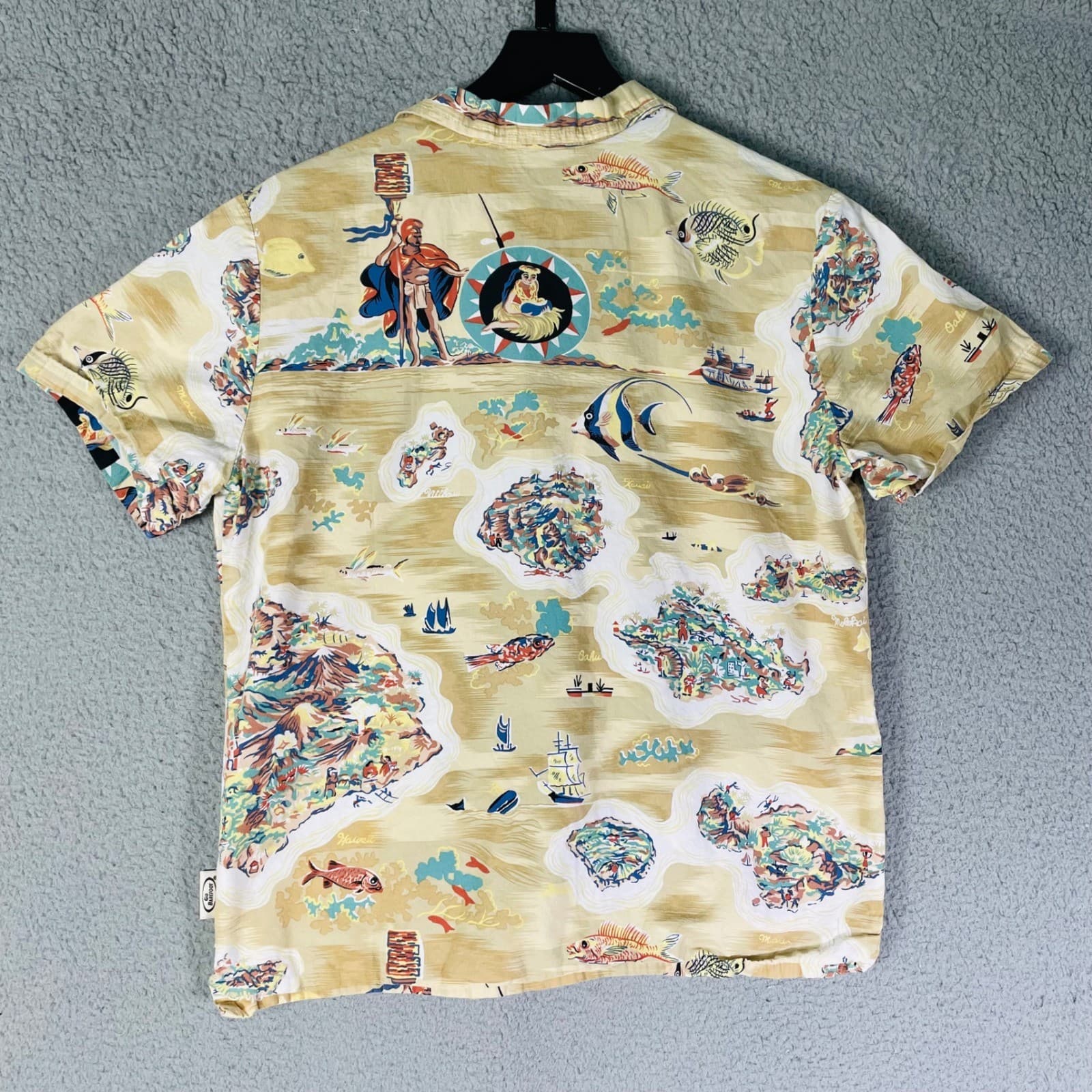 Go Barefoot Men’s M Hawaiian Shirt Island Print Beige Aloha Button Up Vintage - Thumbnail 4