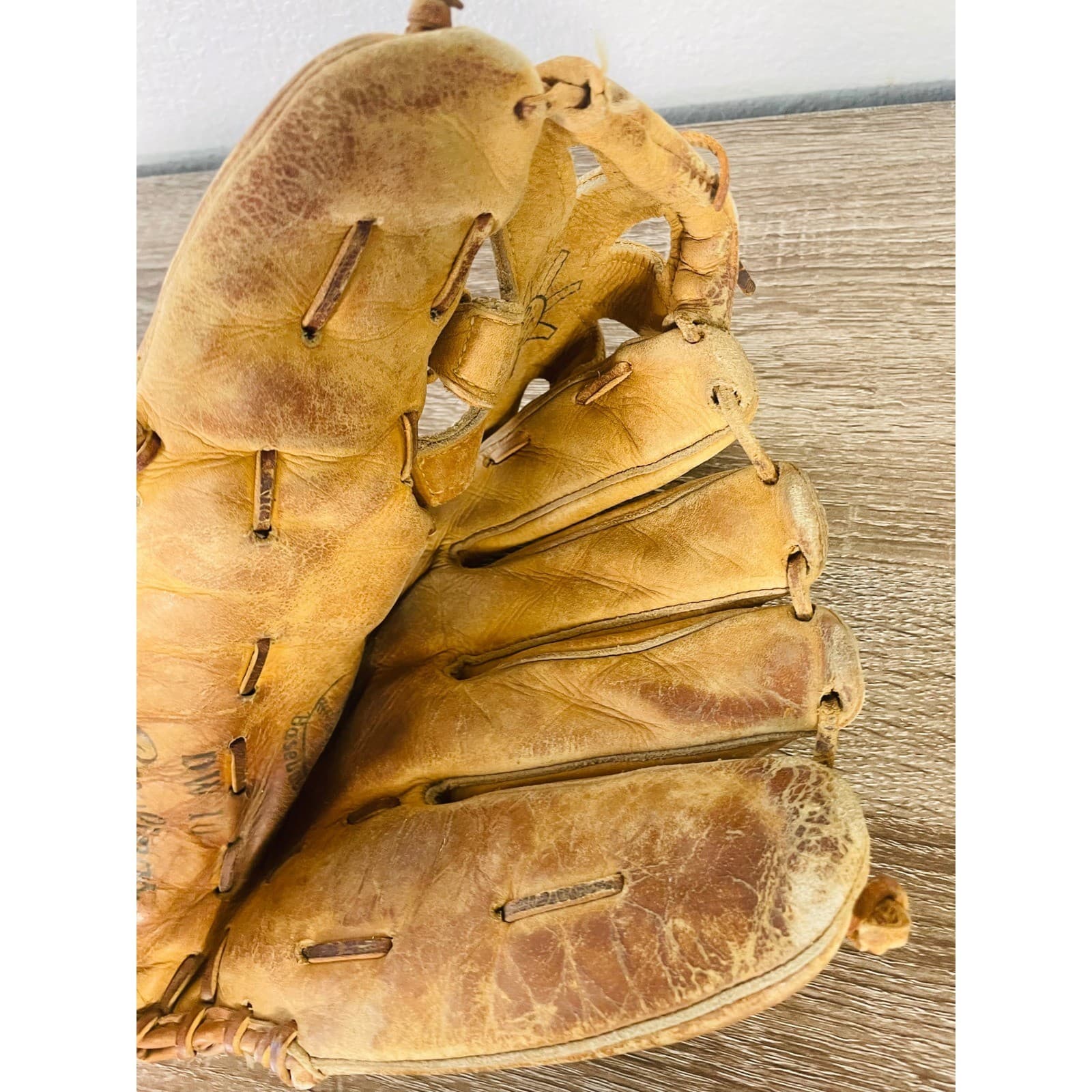 Vintage Rawlings DW10 Big Wheel Softball Glove Made USA Leather RHT Worn - Thumbnail 9