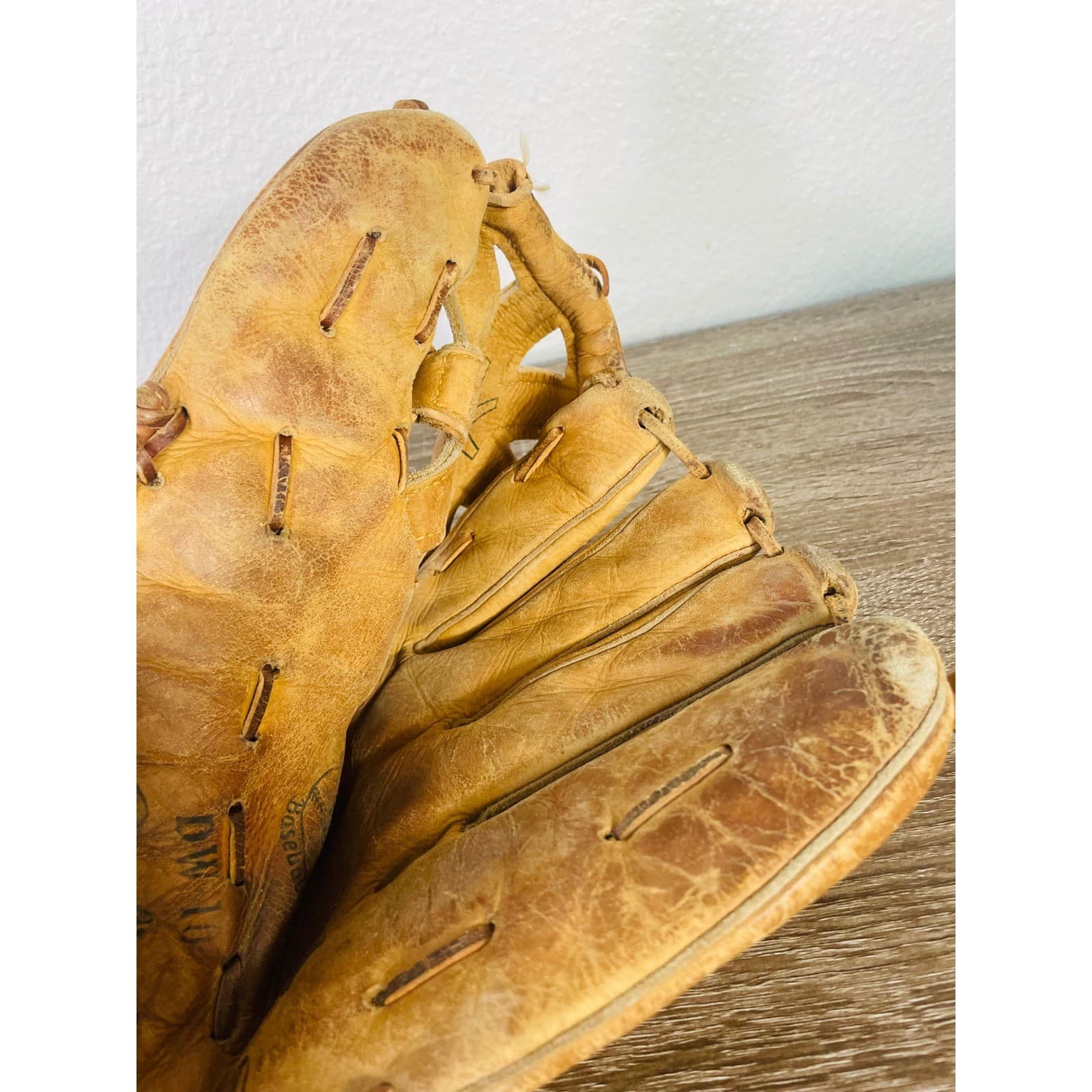 Vintage Rawlings DW10 Big Wheel Softball Glove Made USA Leather RHT Worn - Thumbnail 8