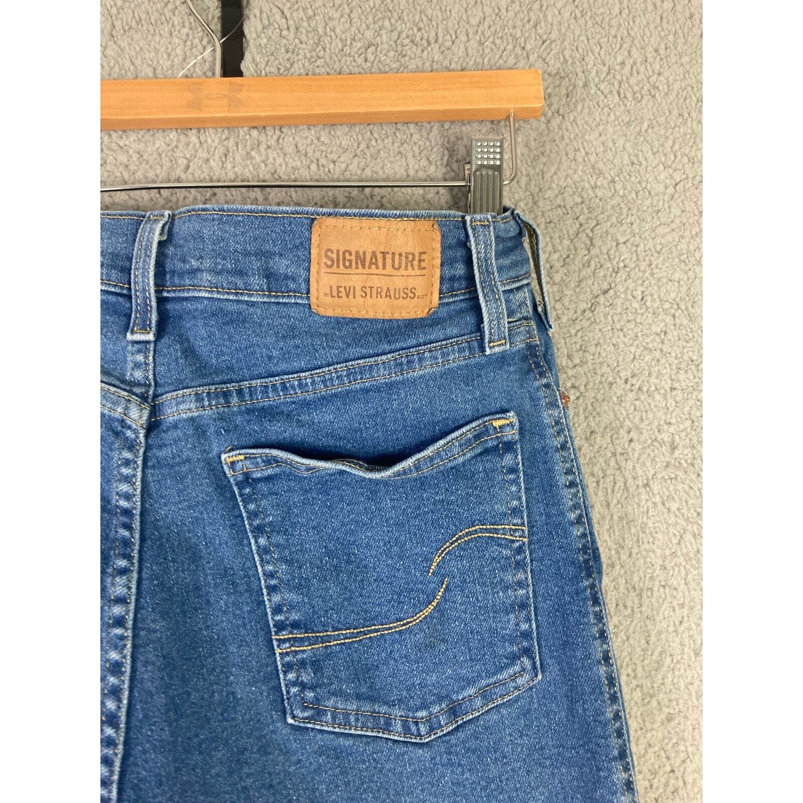 Signature by Levi Strauss Jeans Womens 7 Medium Wash Distressed Straight Denim - Thumbnail 12
