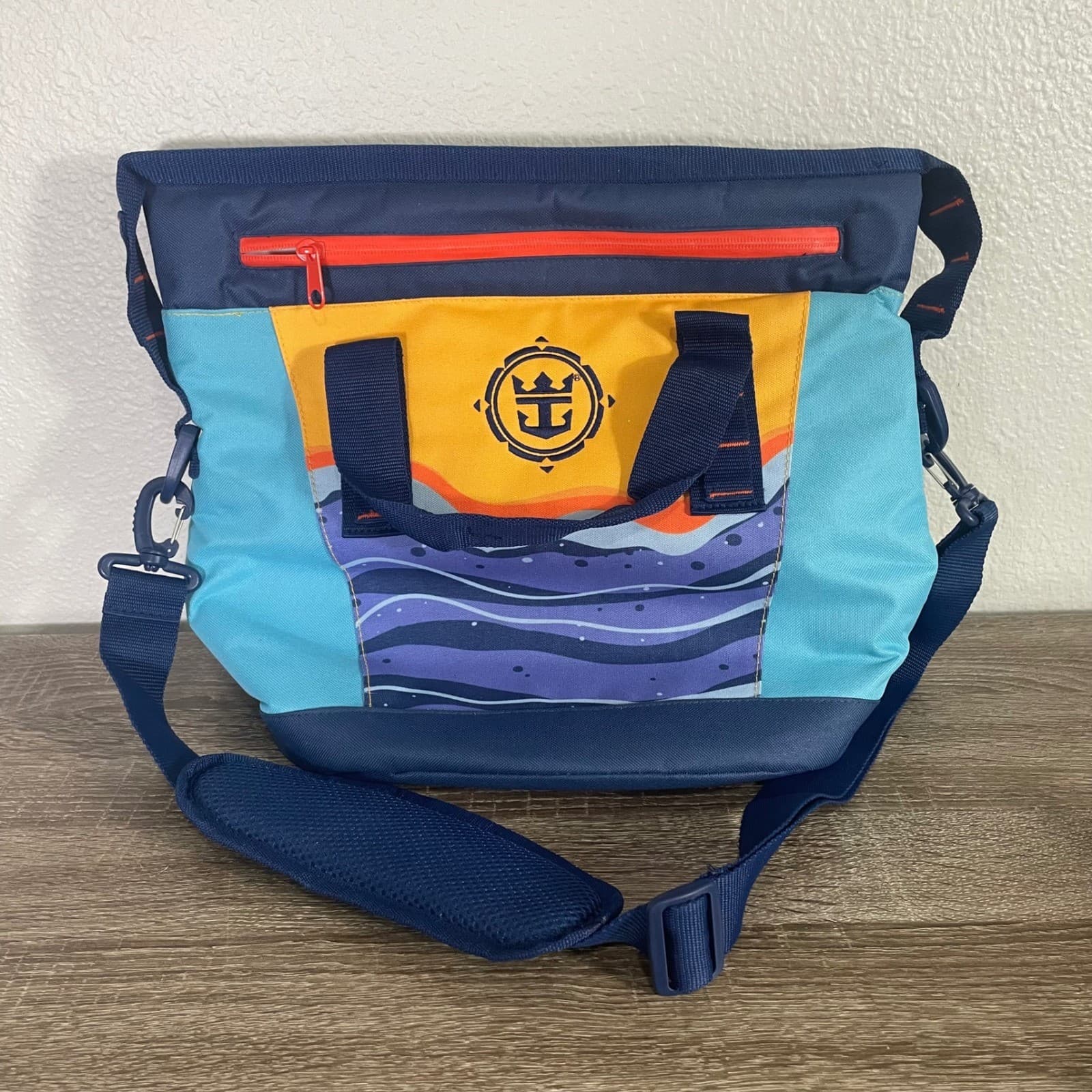Royal Caribbean Insulated Cooler Tote Bag Cruise Beach Travel Pool Picnic 18 Can - Thumbnail 4