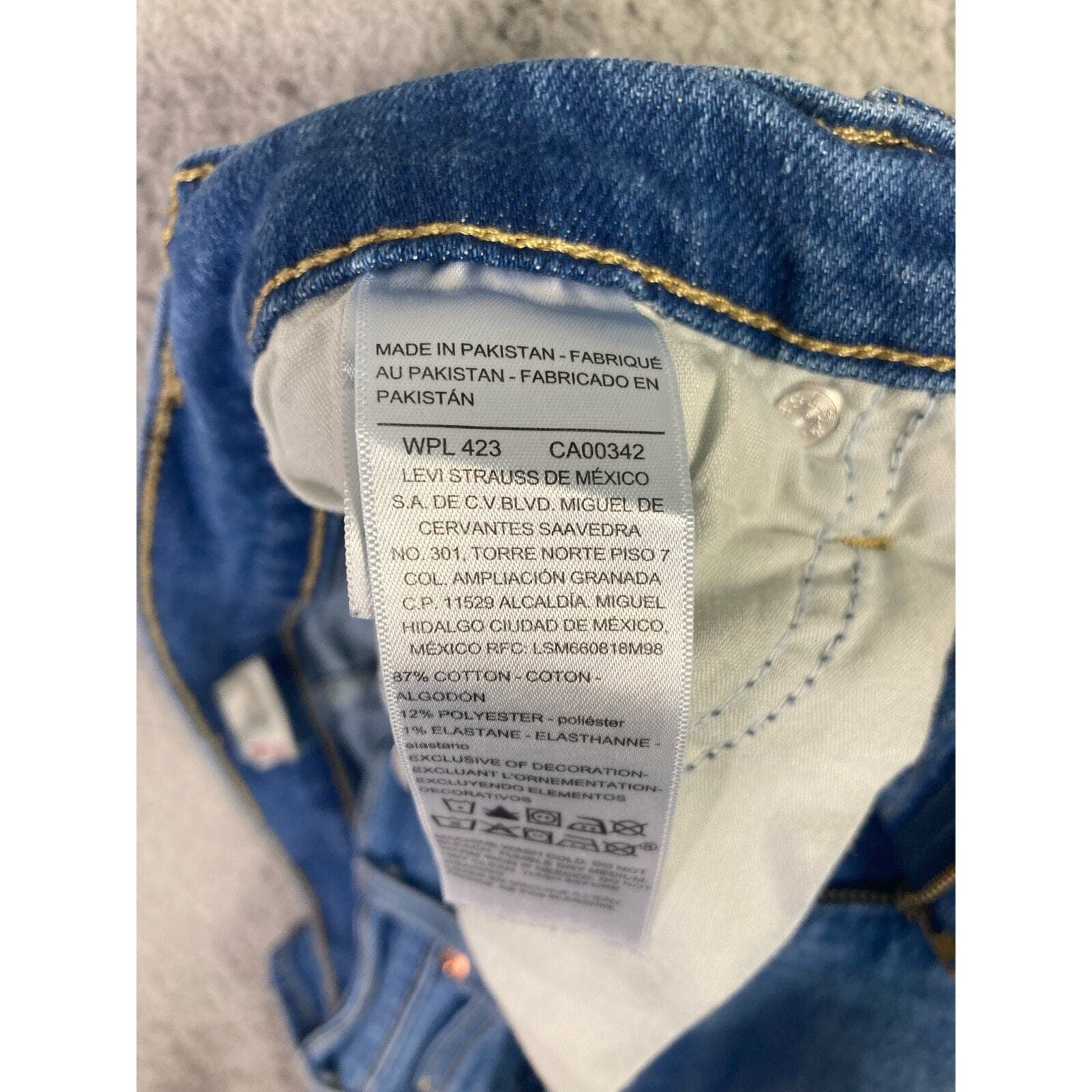 Signature by Levi Strauss Jeans Womens 7 Medium Wash Distressed Straight Denim - Thumbnail 4