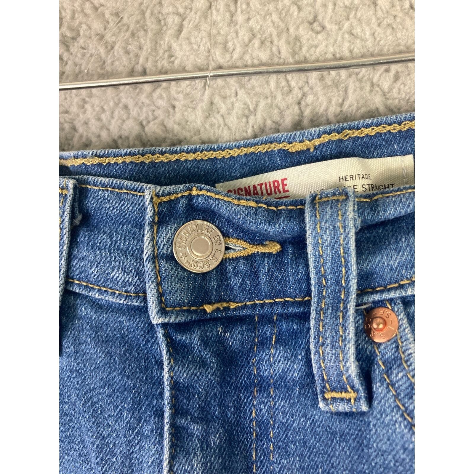 Signature by Levi Strauss Jeans Womens 7 Medium Wash Distressed Straight Denim - Thumbnail 9
