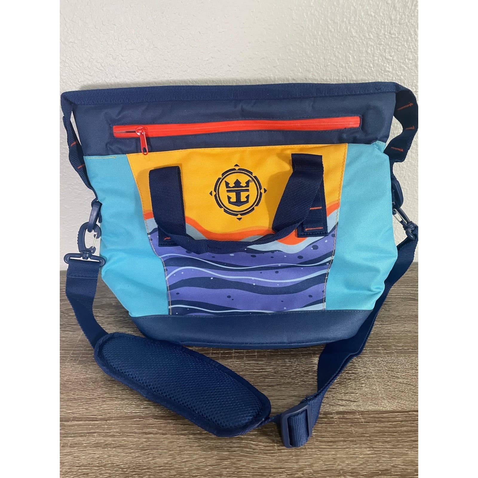 Royal Caribbean Insulated Cooler Tote Bag Cruise Beach Travel Pool Picnic 18 Can - Thumbnail 6