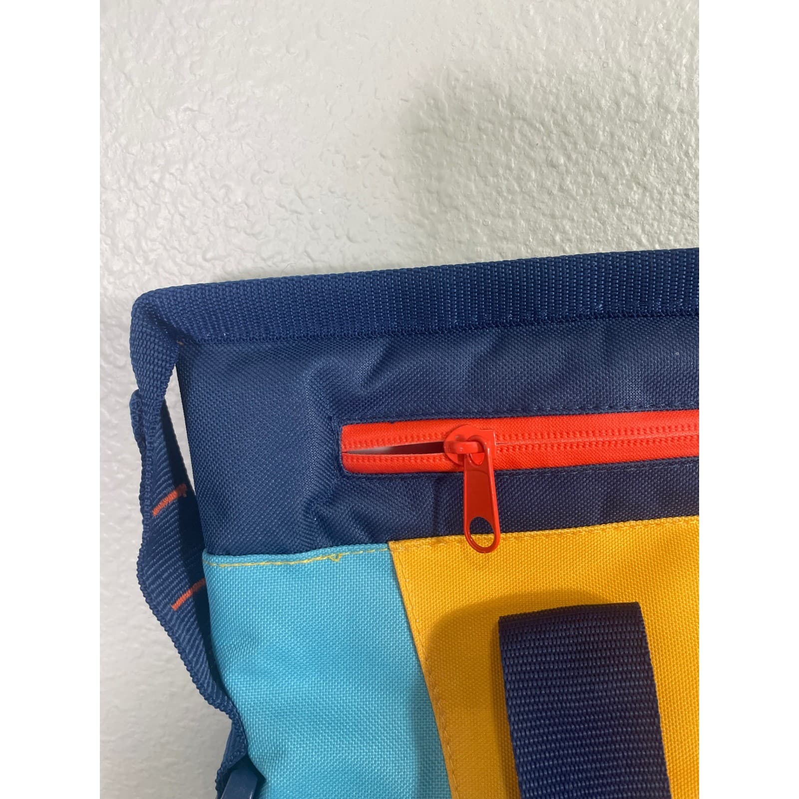 Royal Caribbean Insulated Cooler Tote Bag Cruise Beach Travel Pool Picnic 18 Can - Thumbnail 11