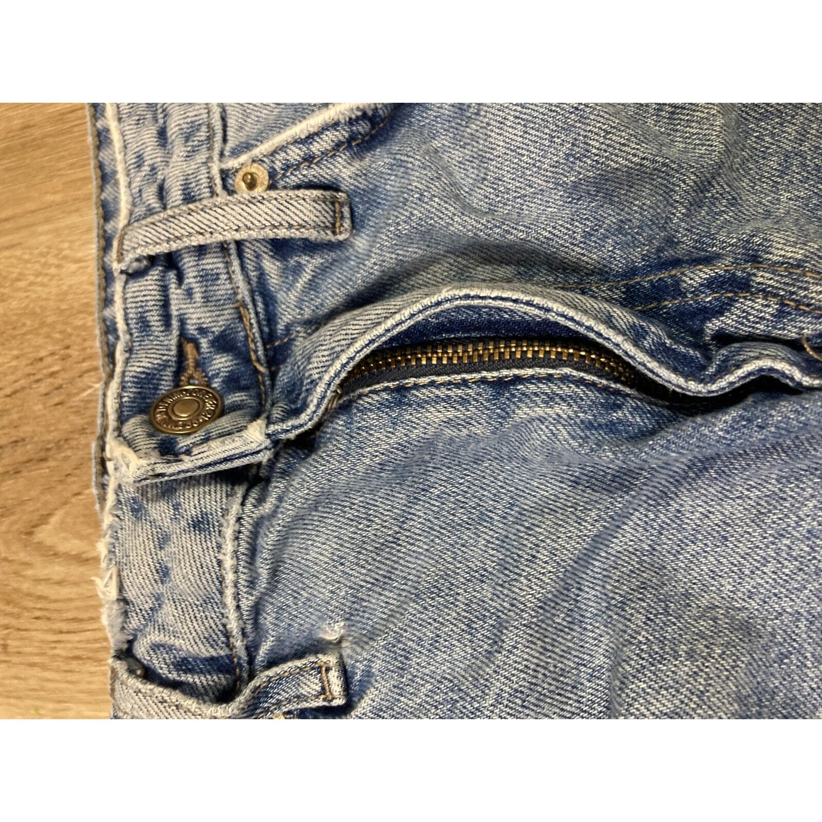 Forever 21 Women's Blue Distressed Denim Cutoff Shorts Size 27 Casual - Thumbnail 8