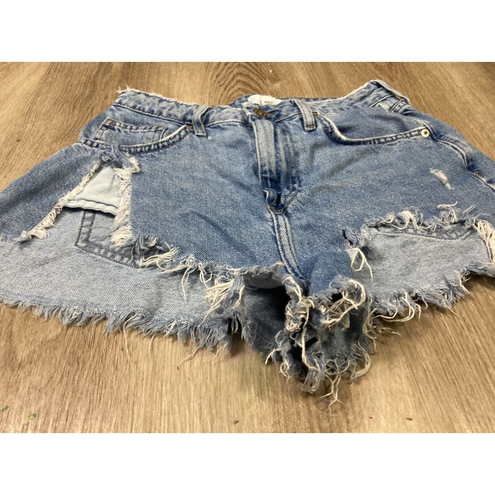 Forever 21 Women's Blue Distressed Denim Cutoff Shorts Size 27 Casual - Thumbnail 3