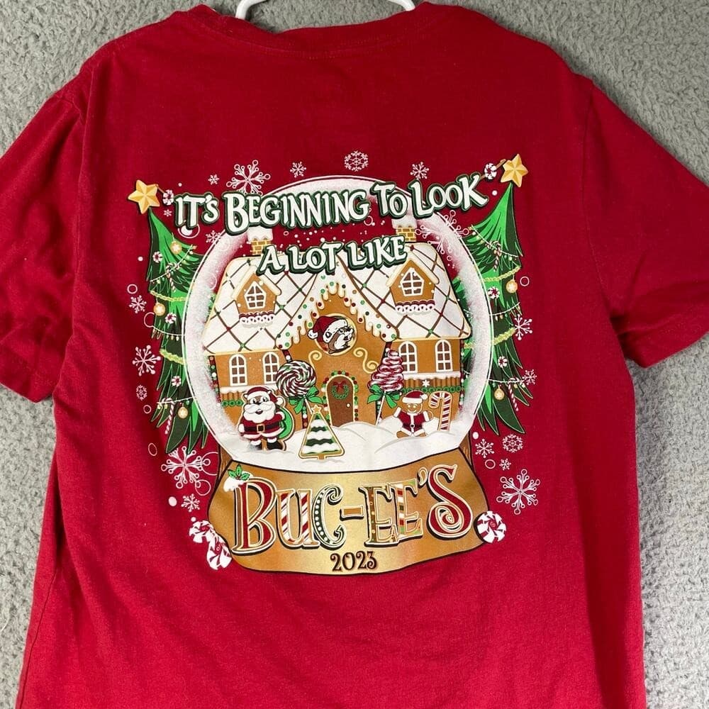 Buc-ee's Bucees 2023 Christmas Shirt Youth L Red Gingerbread Holiday Graphic Tee - Thumbnail 5