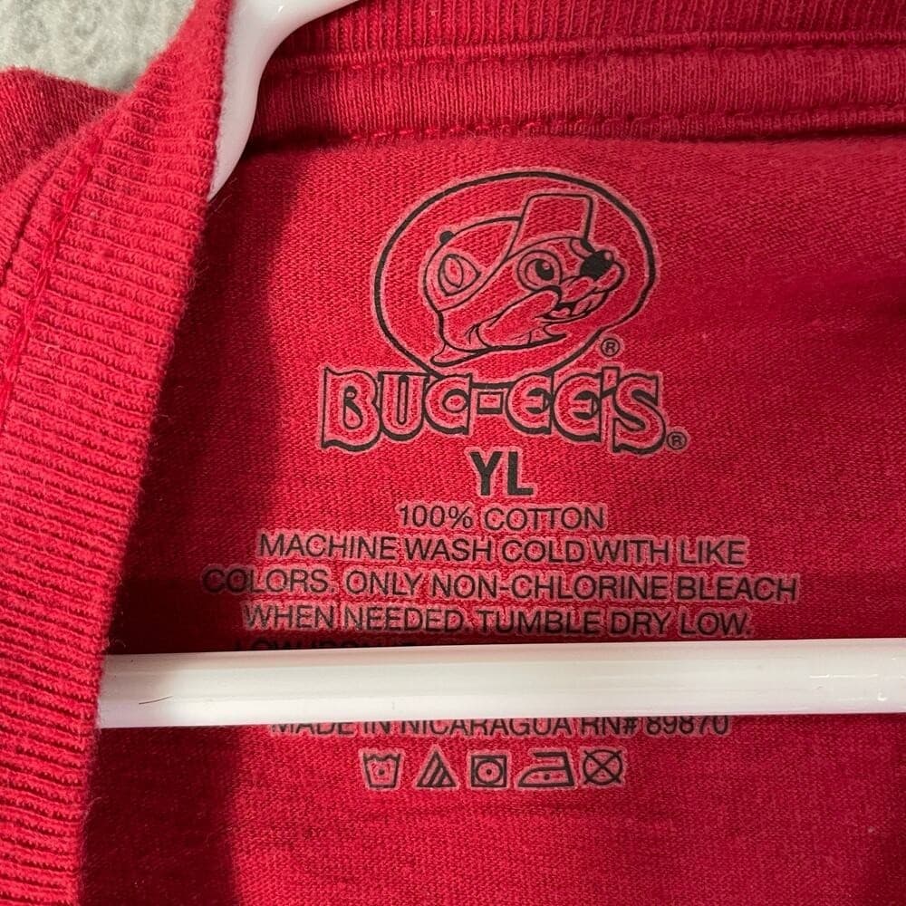 Buc-ee's Bucees 2023 Christmas Shirt Youth L Red Gingerbread Holiday Graphic Tee - Thumbnail 8