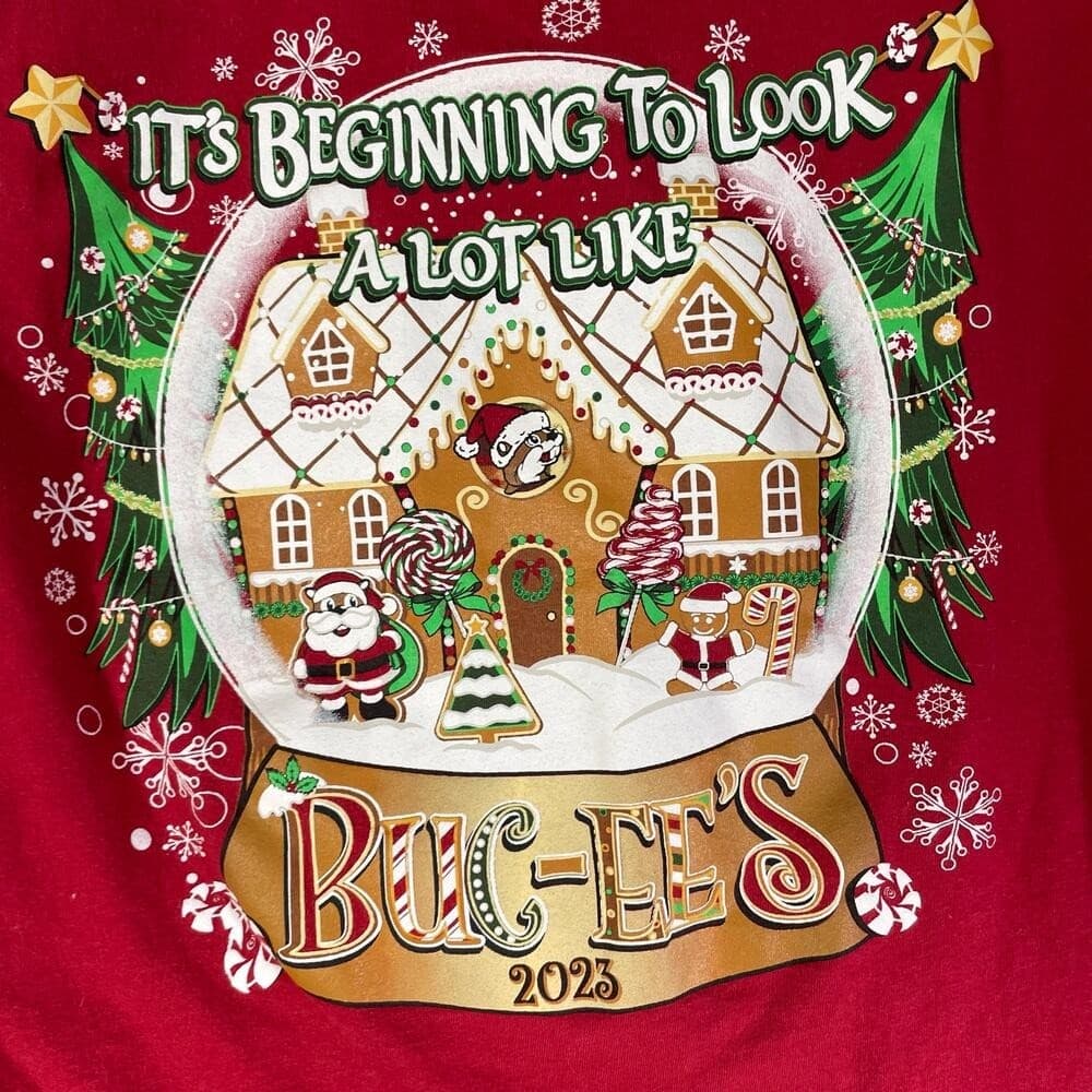 Buc-ee's Bucees 2023 Christmas Shirt Youth L Red Gingerbread Holiday Graphic Tee - Thumbnail 4