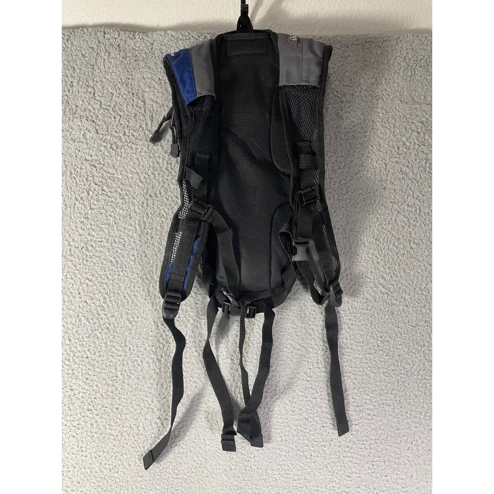 JanSport Helium Hydration Backpack Gray Blue Hiking Cycling Running Pack - Thumbnail 6