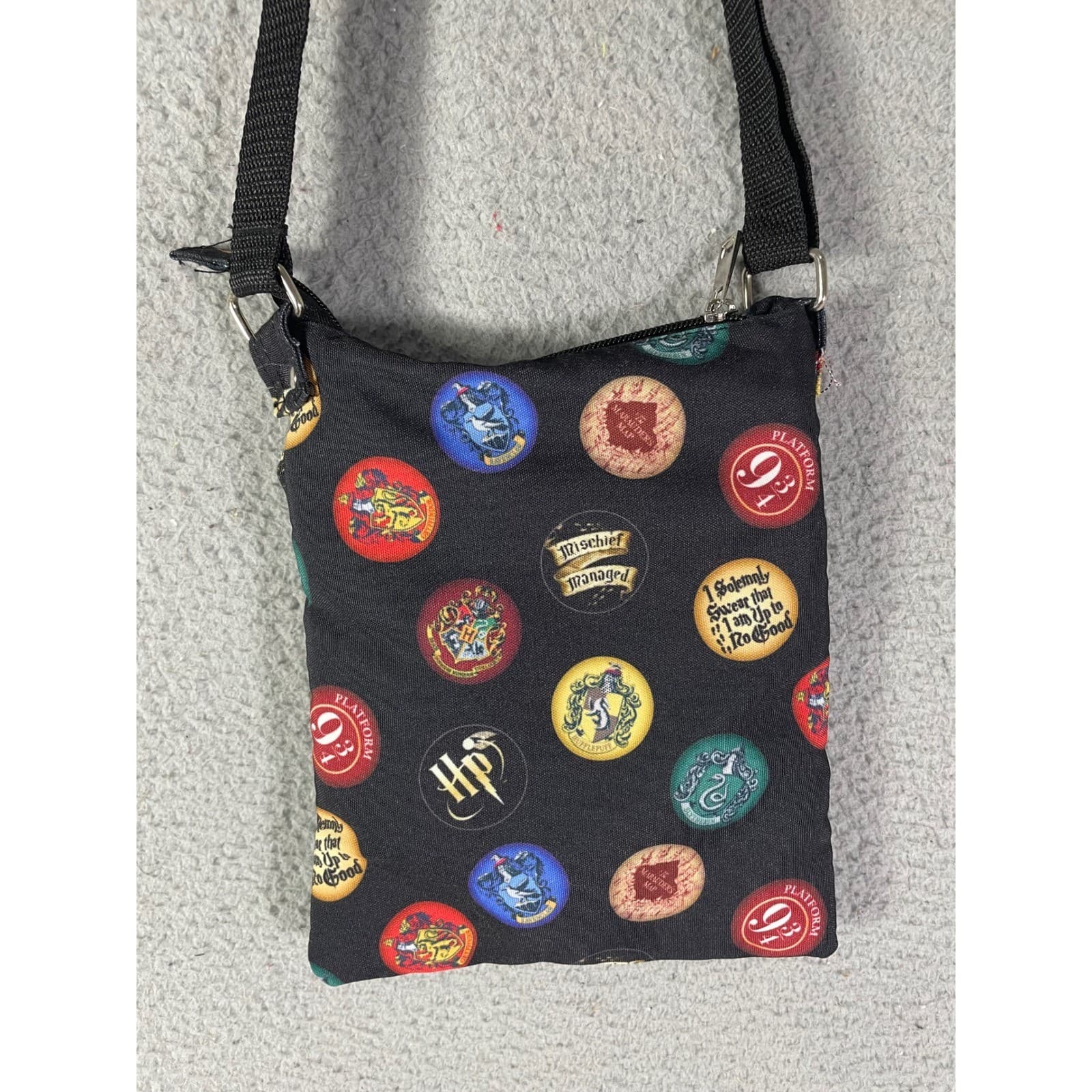 Harry Potter Crossbody Bag Hogwarts Crest Black Shoulder Purse Small Travel - Thumbnail 8