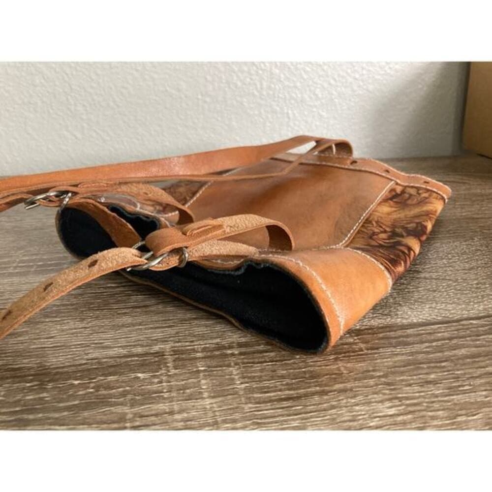 Vintage Mexican Hand-Tooled Leather Backpack Brown Floral Design - Thumbnail 9