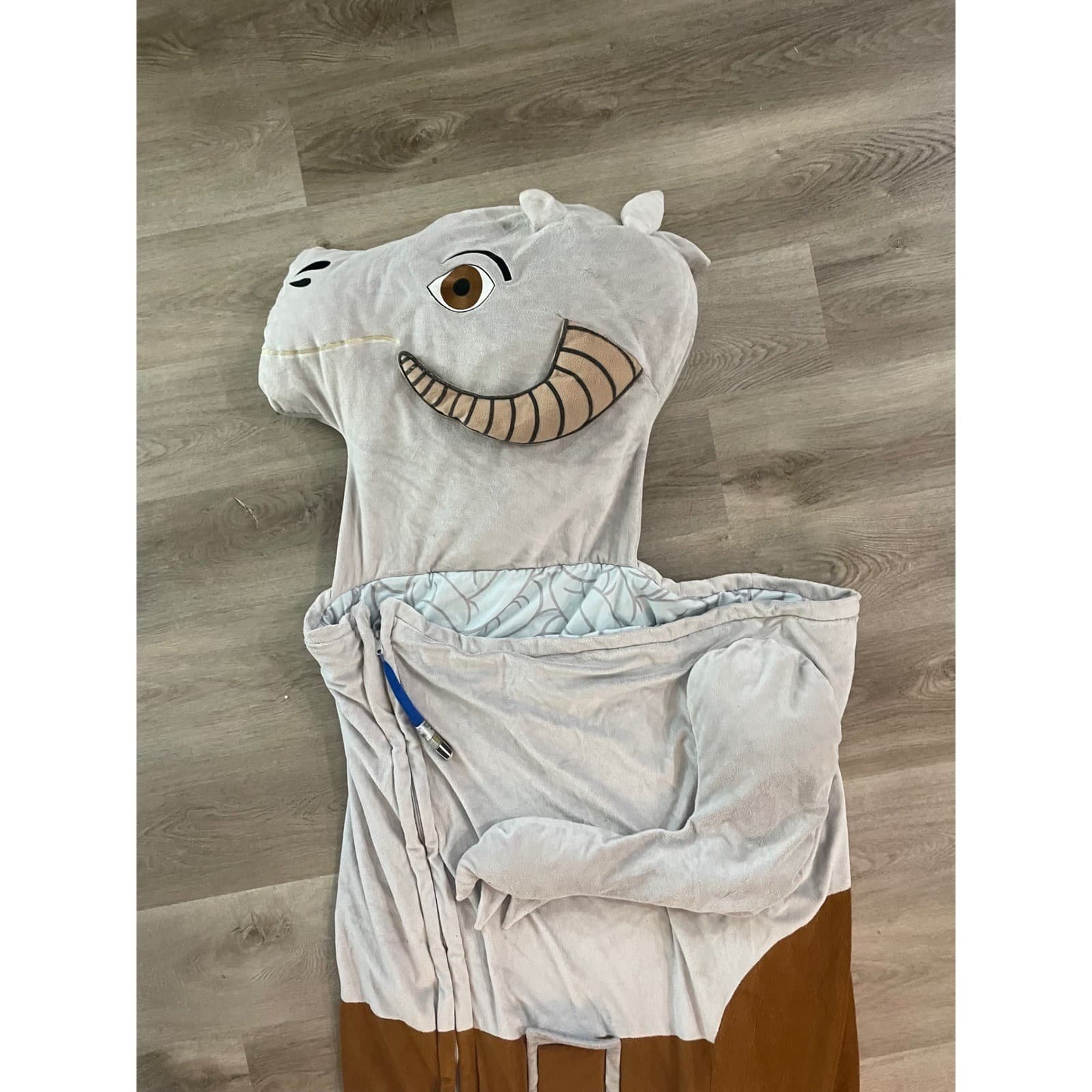 Star Wars Tauntaun Sleeping Bag Plush ThinkGeek Empire Strikes Back Hoth - Thumbnail 5