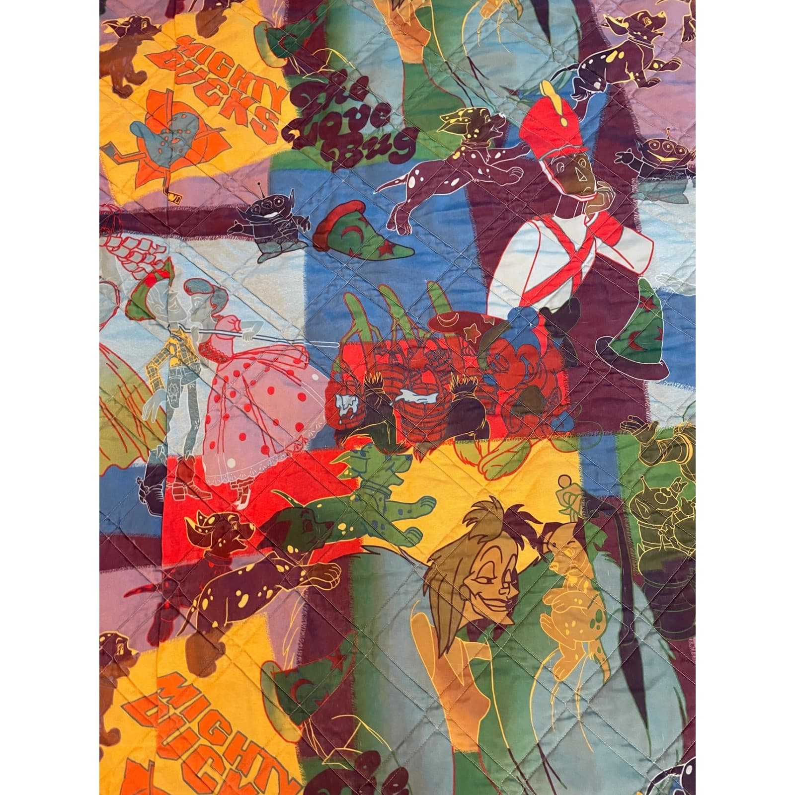 Disney All-Star Movies Resort Comforter 113x101 Prop Vintage Room Blanket - Thumbnail 10