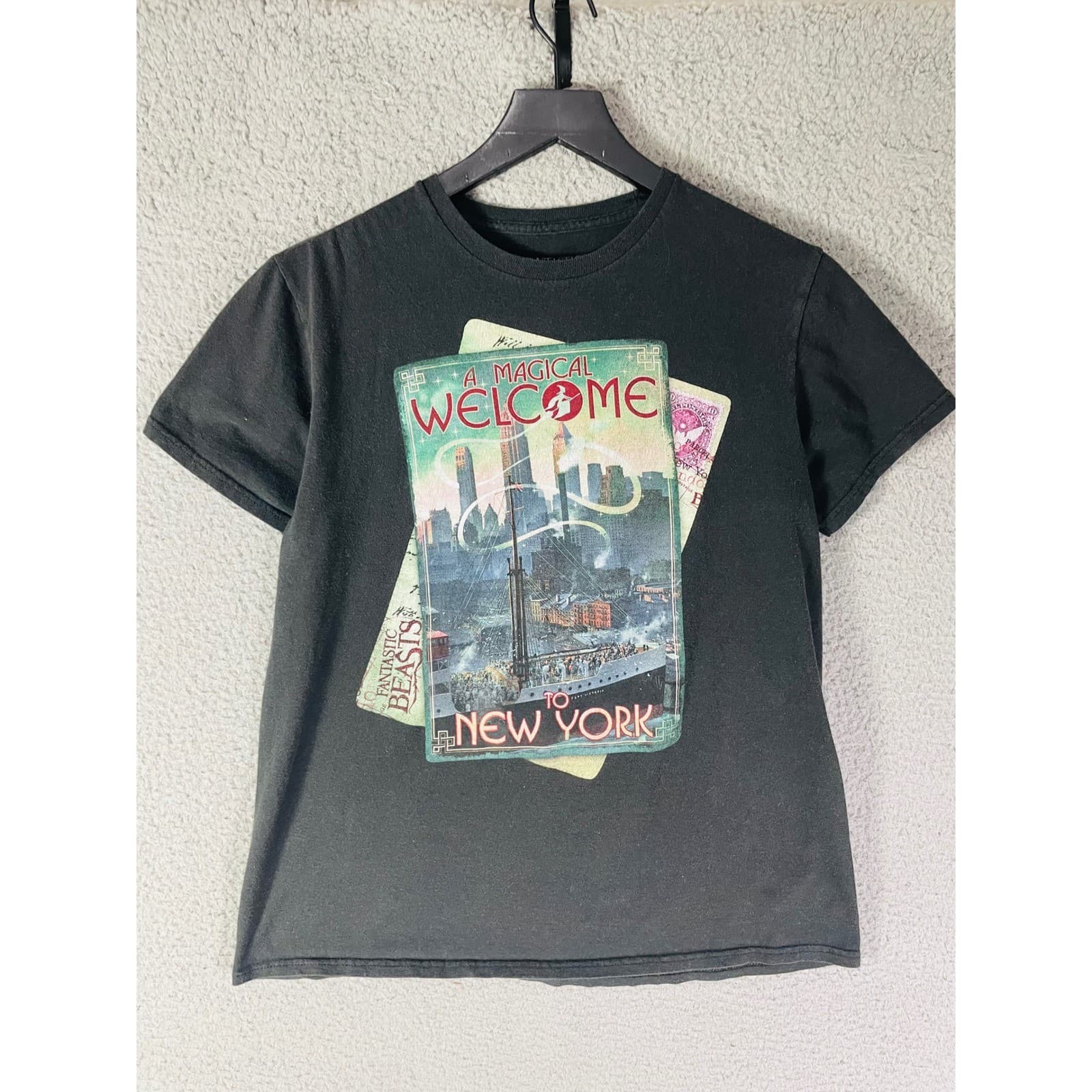Fantastic Beasts Magical Welcome To New York Graphic Tee Black Cotton Shirt M - Thumbnail 5