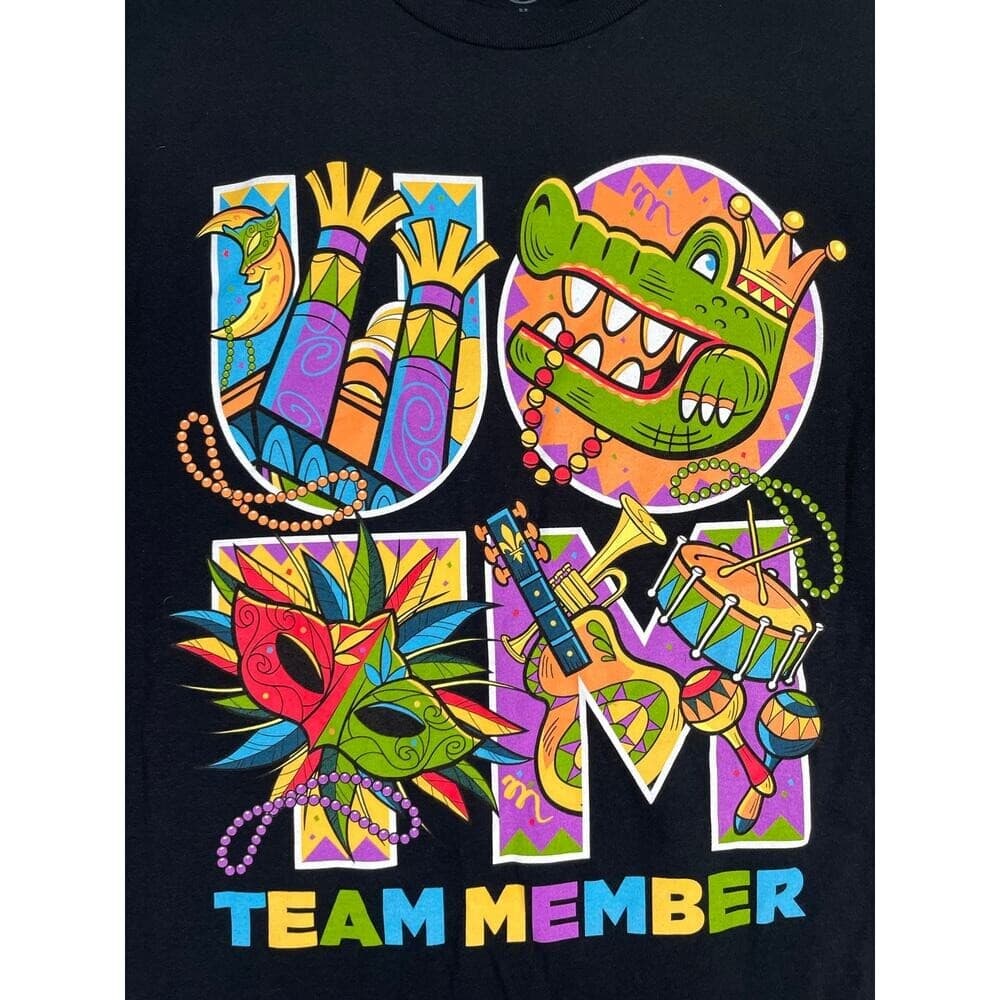 Universal Studios Team Member T-Shirt M Black Cartoon Icons Graphic 2023 - Thumbnail 4