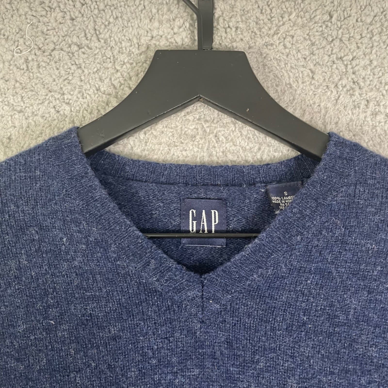 GAP Men's V Neck Lambswool Sweater Blue Gray Stripe Pullover Small - Thumbnail 9