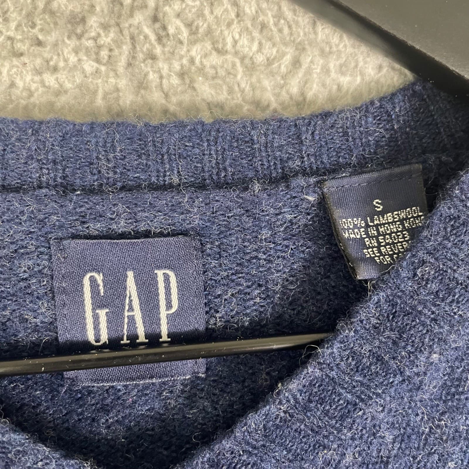 GAP Men's V Neck Lambswool Sweater Blue Gray Stripe Pullover Small - Thumbnail 4