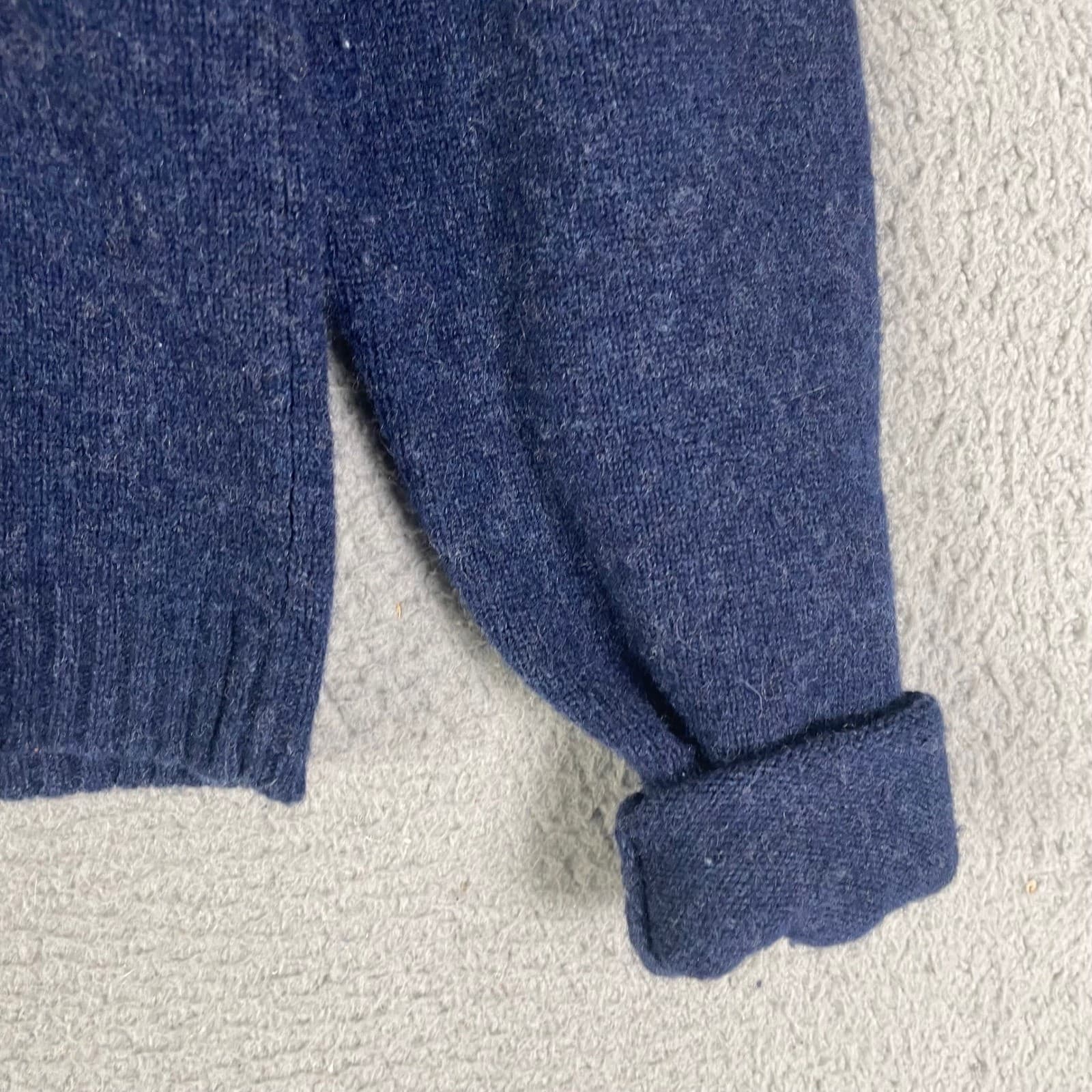 GAP Men's V Neck Lambswool Sweater Blue Gray Stripe Pullover Small - Thumbnail 8