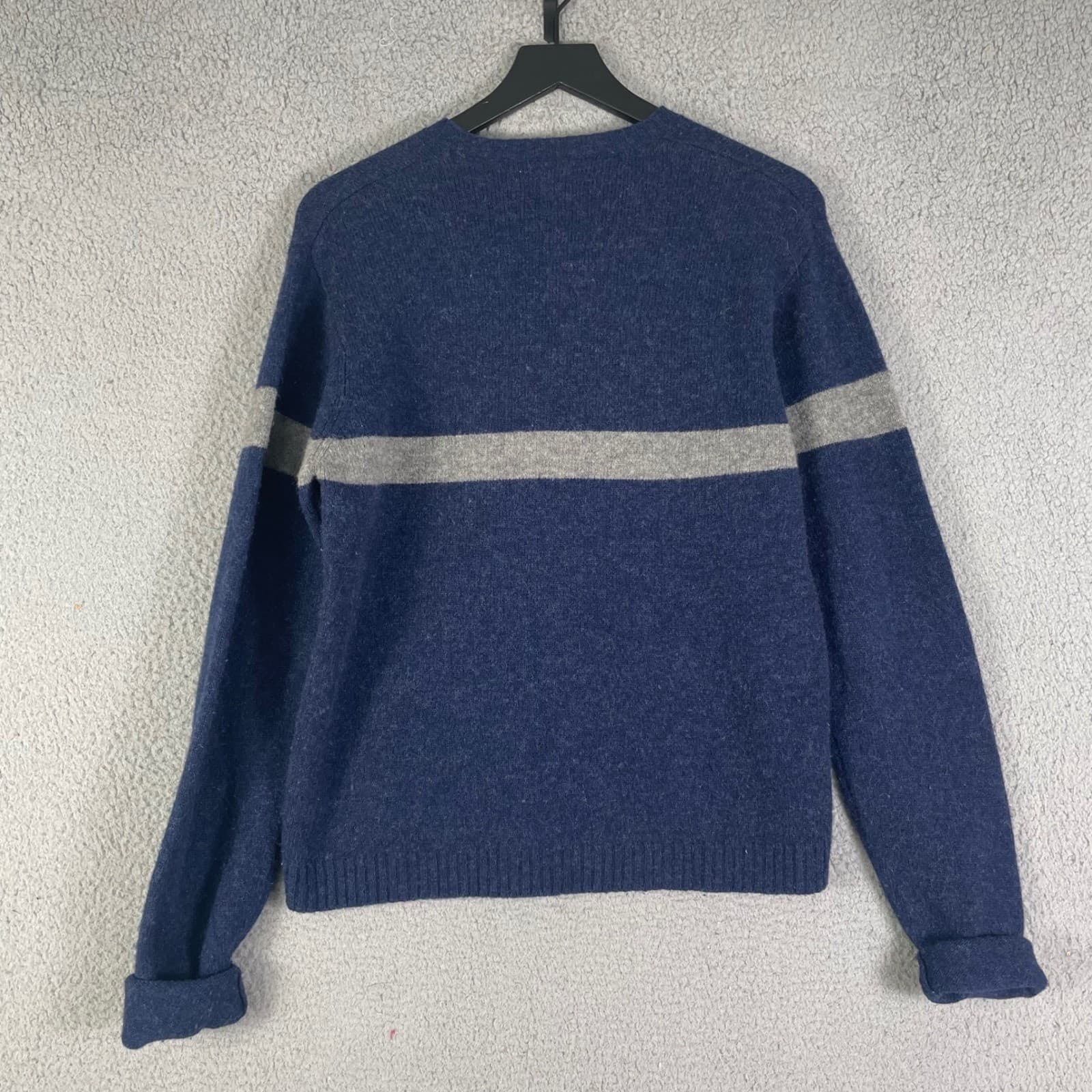 GAP Men's V Neck Lambswool Sweater Blue Gray Stripe Pullover Small - Thumbnail 6