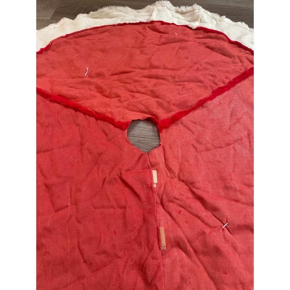 Vintage Christmas Tree Skirt 44 Red White Faux Fur Santa Plush Xmas Decor - Thumbnail 11
