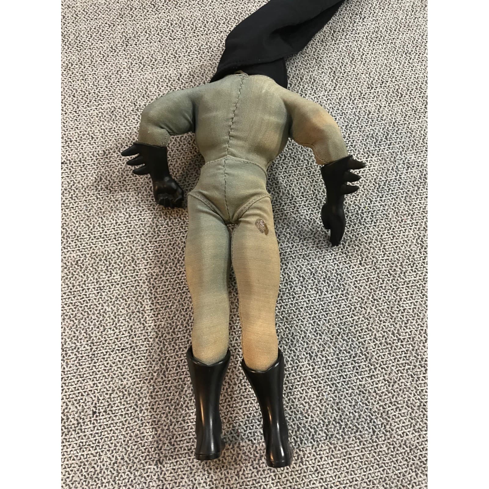 Vintage 1996 Batman Doll 12 Inch DC Comics Gray Suit Black Cape Action Figure - Thumbnail 5