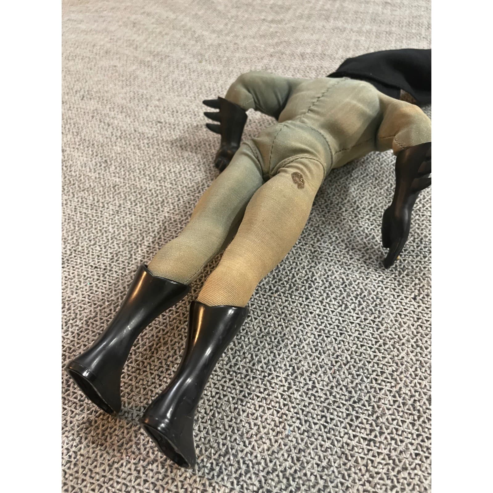 Vintage 1996 Batman Doll 12 Inch DC Comics Gray Suit Black Cape Action Figure - Thumbnail 6