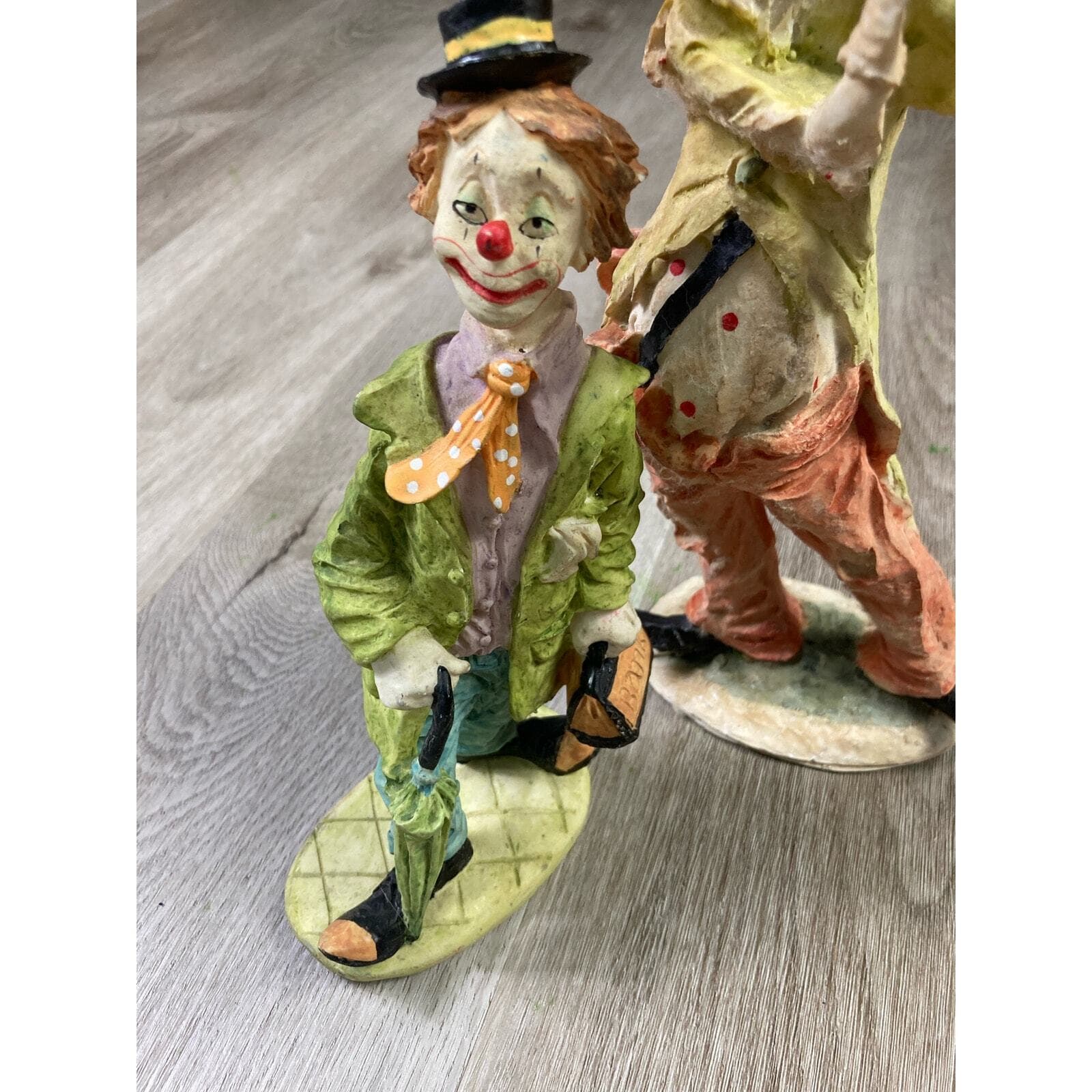 Vintage Herme Hobo Clown Figurines Pair 10.75" Playing Horn & Banker Figure - Thumbnail 5