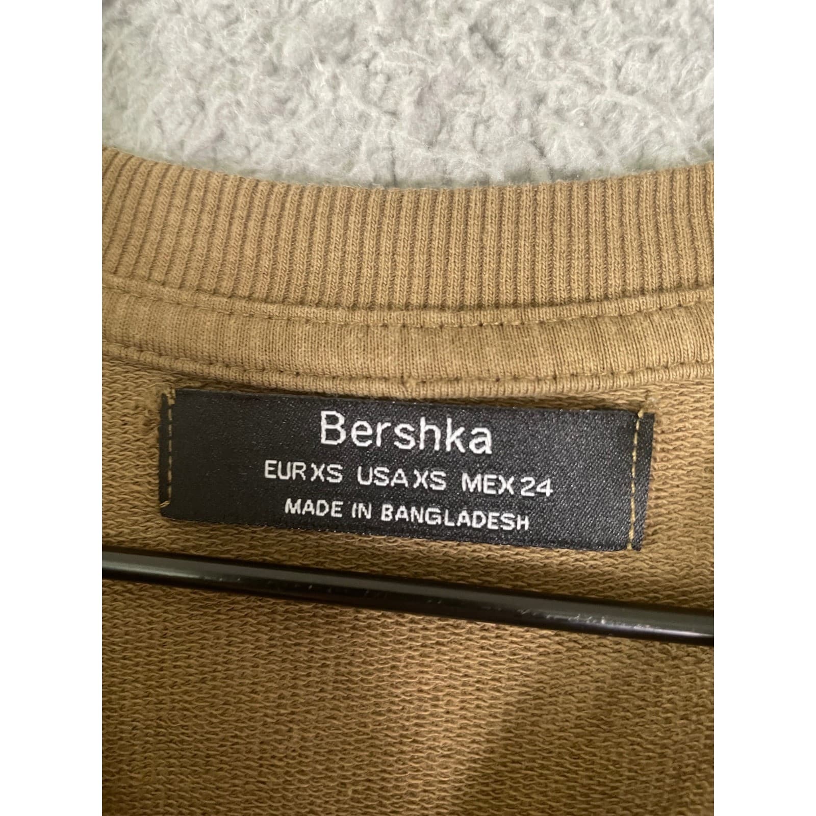 Bershka Camouflage Crop Sweatshirt Crewneck Long Sleeve Women XS Green Brown - Thumbnail 4
