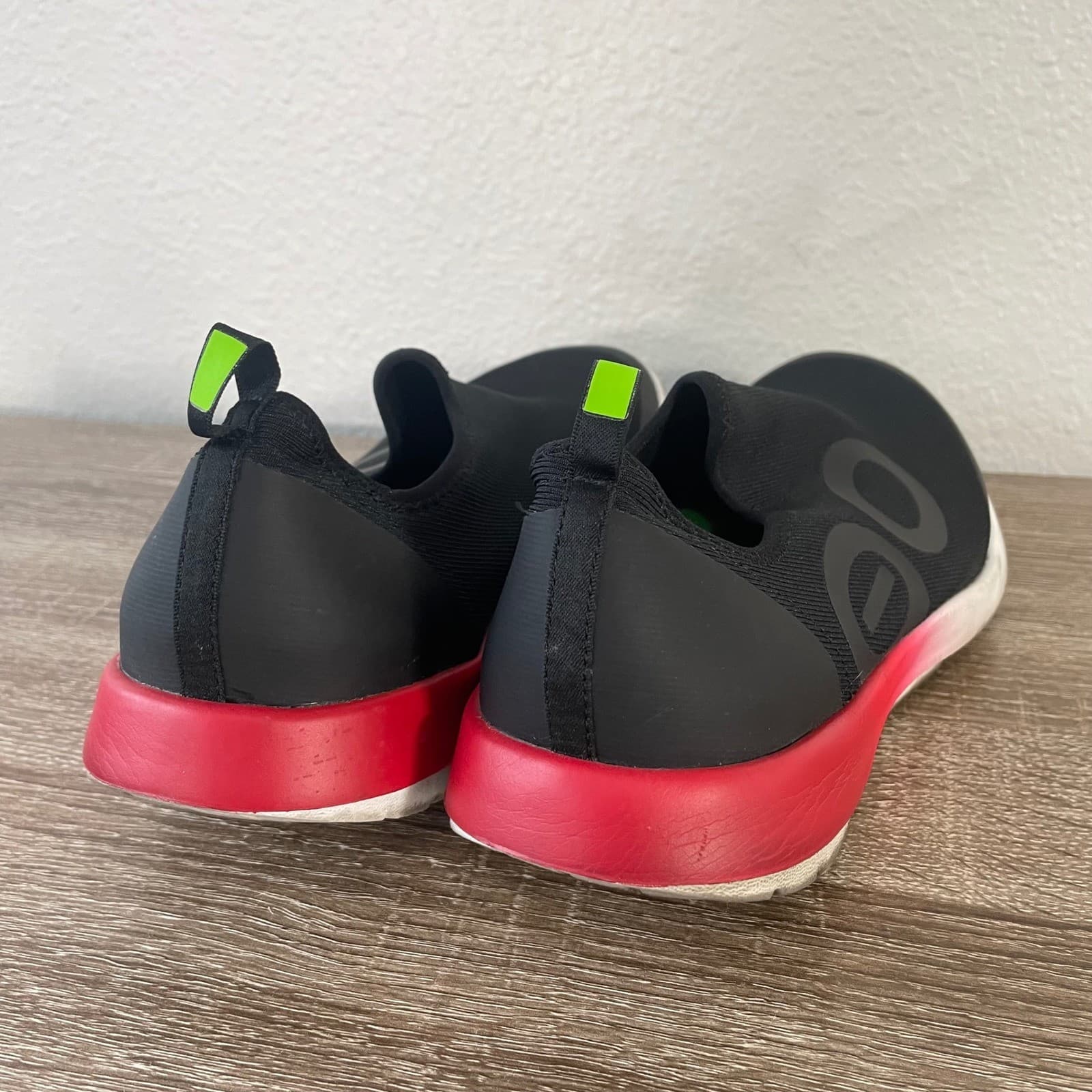 OOFOS OOmg Sport LS Low Shoes Mens 10.5 Black Red Recovery Slip On Sneakers - Thumbnail 8