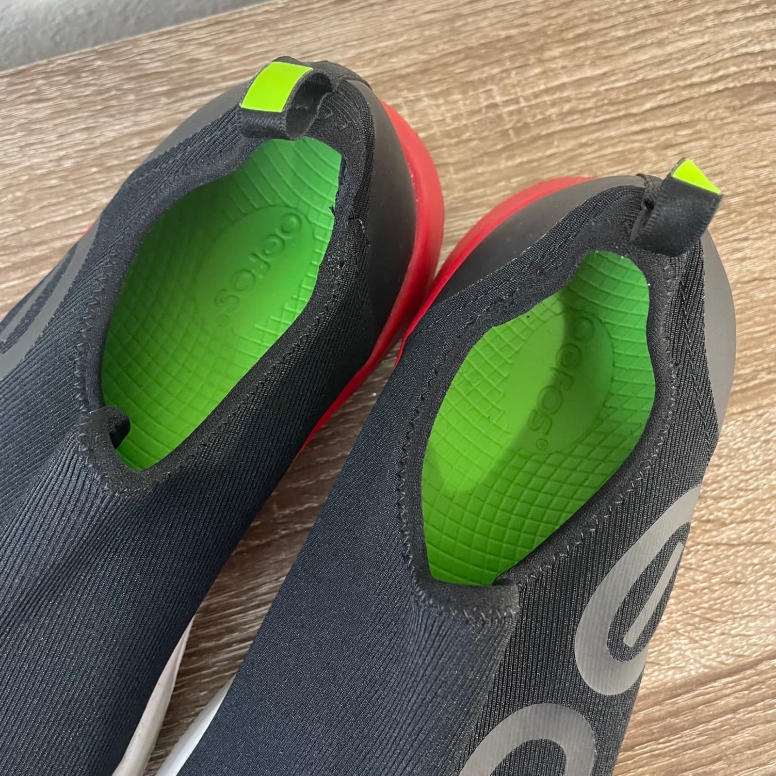 OOFOS OOmg Sport LS Low Shoes Mens 10.5 Black Red Recovery Slip On Sneakers - Thumbnail 6