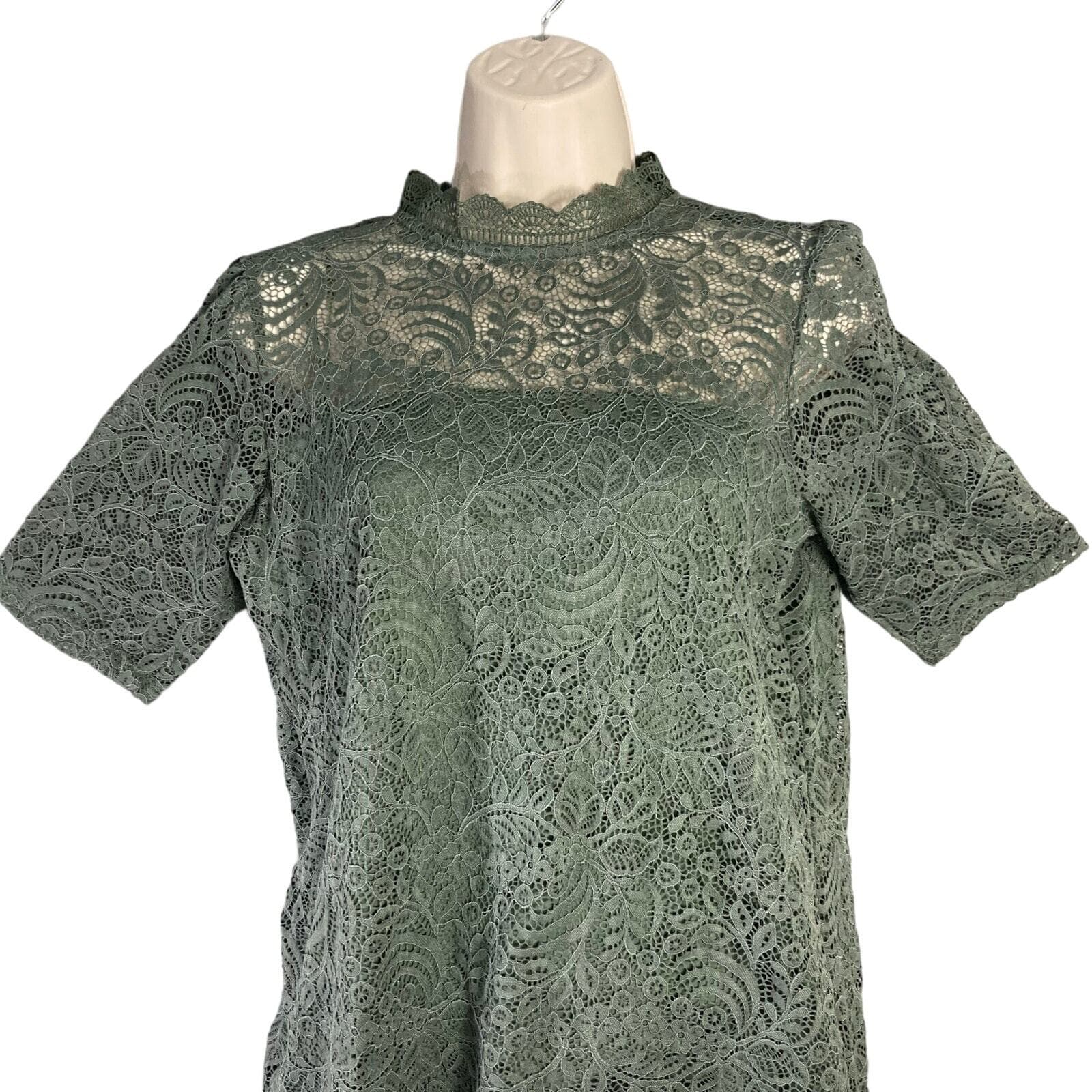 Women's M Green Lace Mock Neck Short Sleeve Shirt Tee
