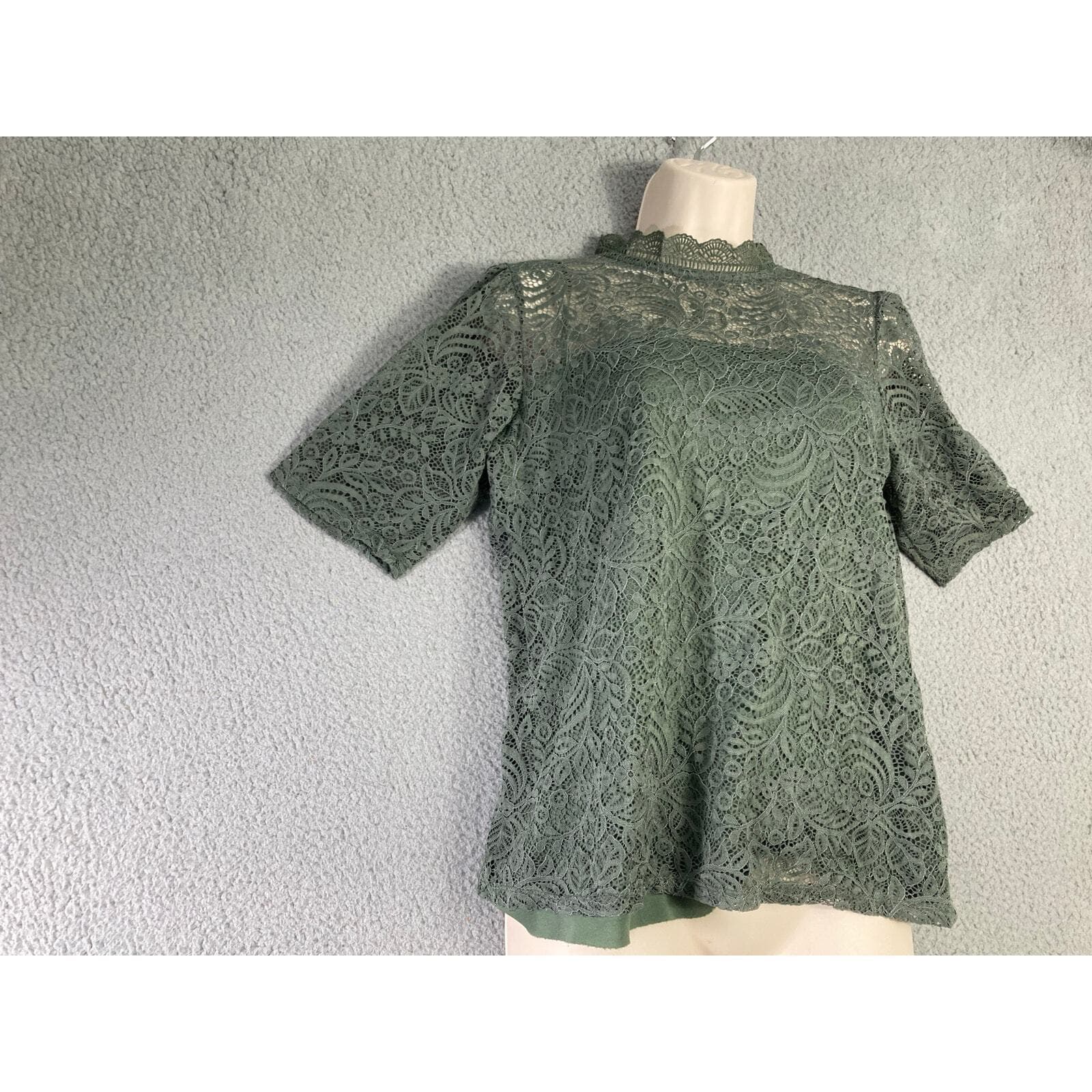Women's M Green Lace Mock Neck Short Sleeve Shirt Tee - Thumbnail 6