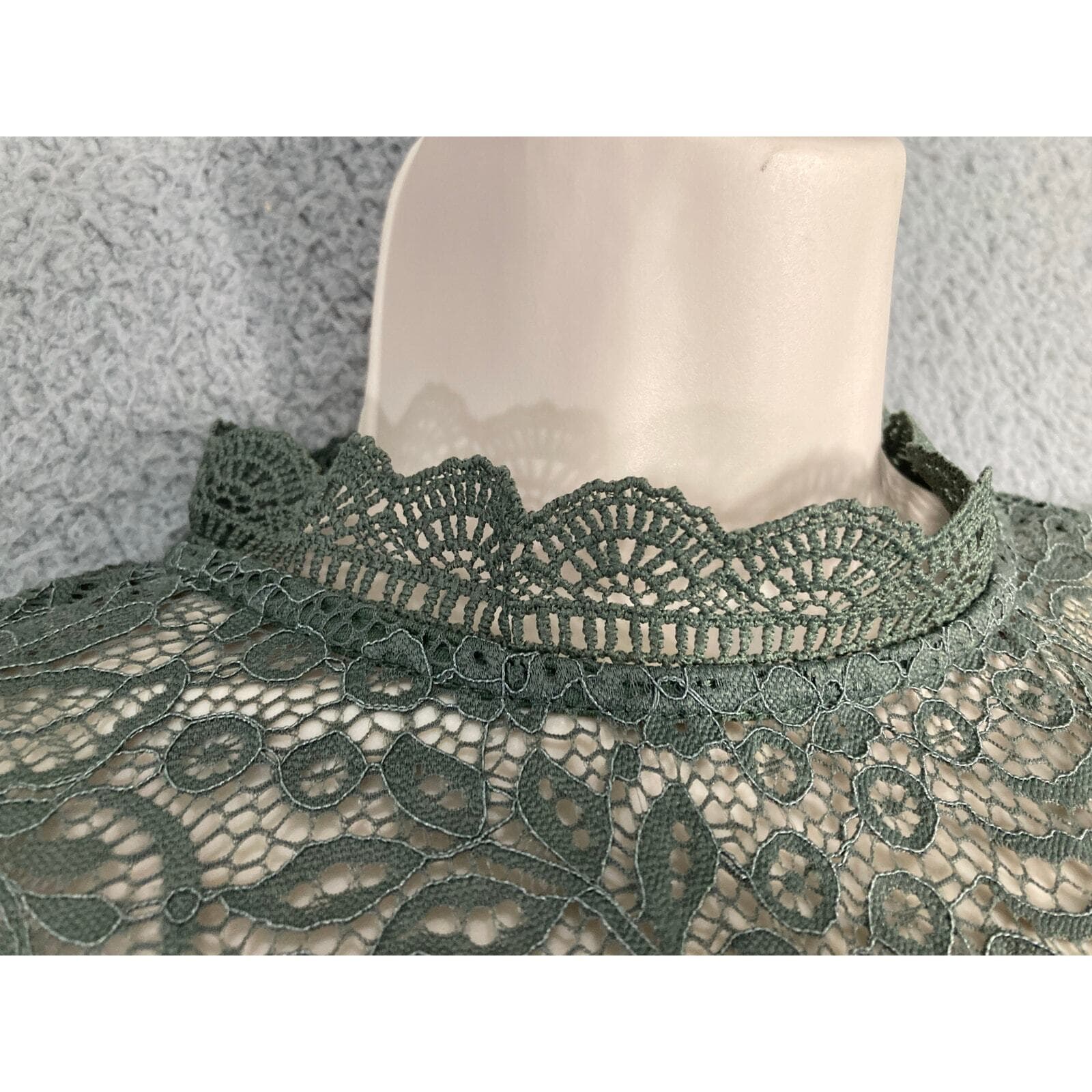 Women's M Green Lace Mock Neck Short Sleeve Shirt Tee - Thumbnail 8