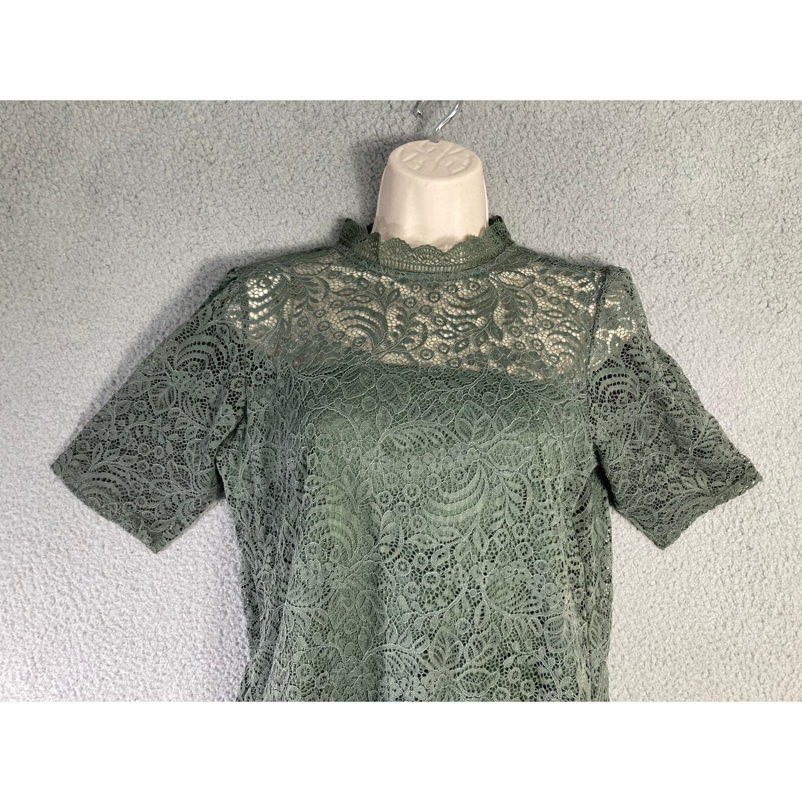 Women's M Green Lace Mock Neck Short Sleeve Shirt Tee - Thumbnail 4