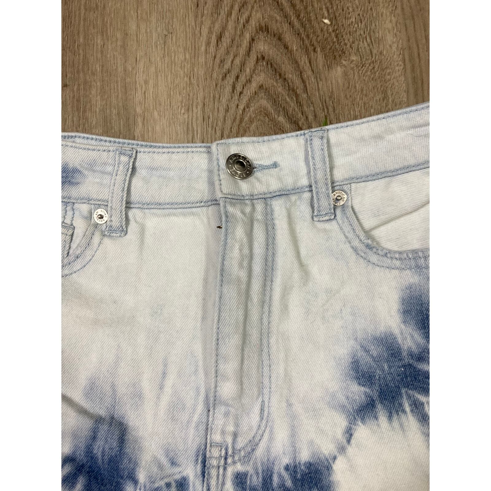 American Eagle Women's Tie Dye Denim Shorts Boyfriend Shortie Size 4 Blue Casual - Thumbnail 5
