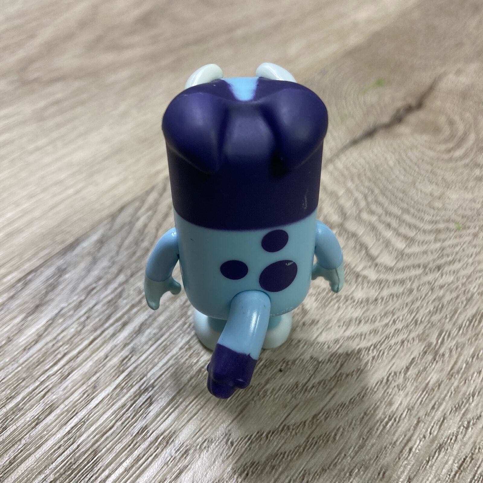 Bluey Bandit Dad Figure 2.5” White Eyebrows PVC Toy Loose Cartoon Dog - Thumbnail 4
