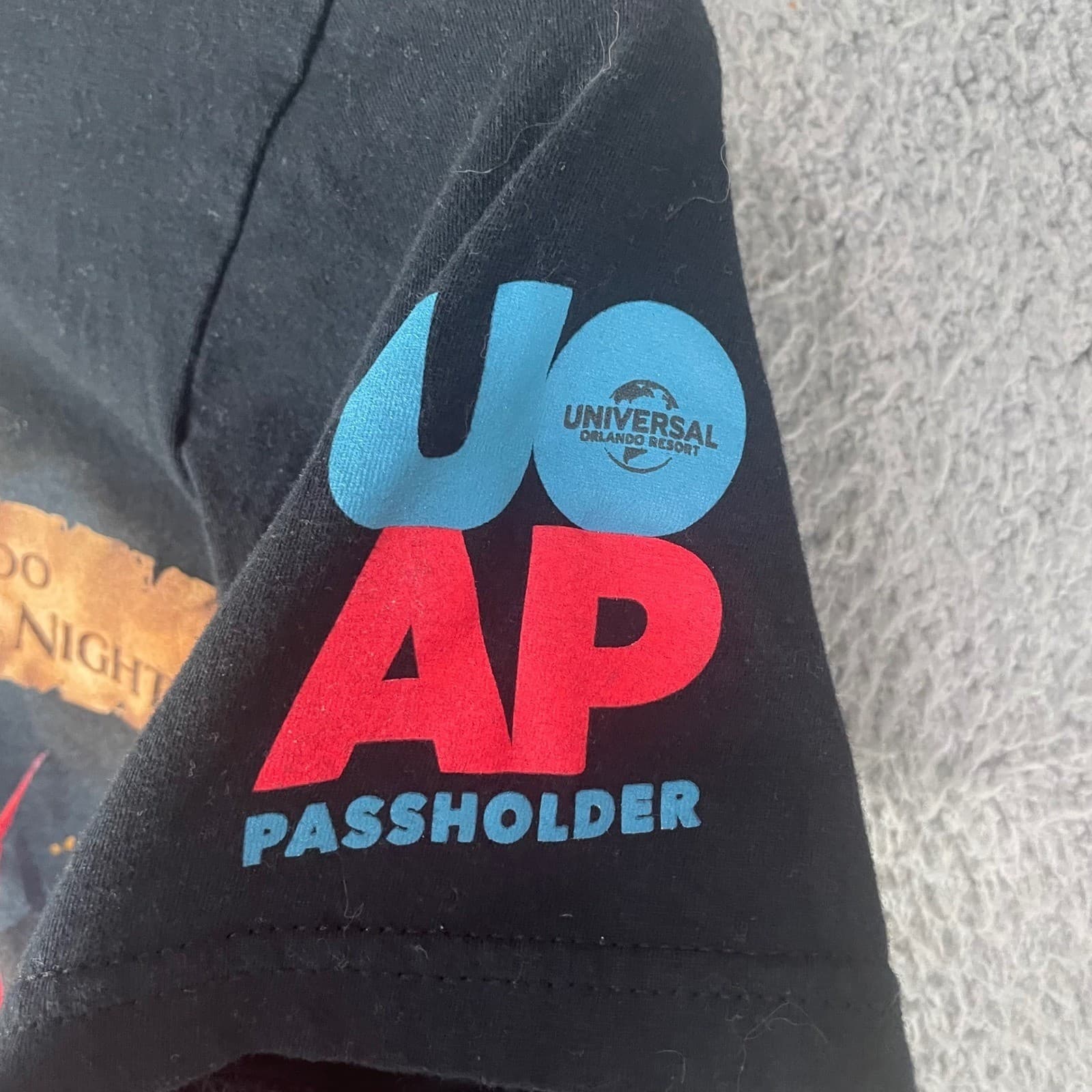 HHN 2025 Dueling Dragons Shirt XS Universal UOAP Passholder Black Tee - Thumbnail 5