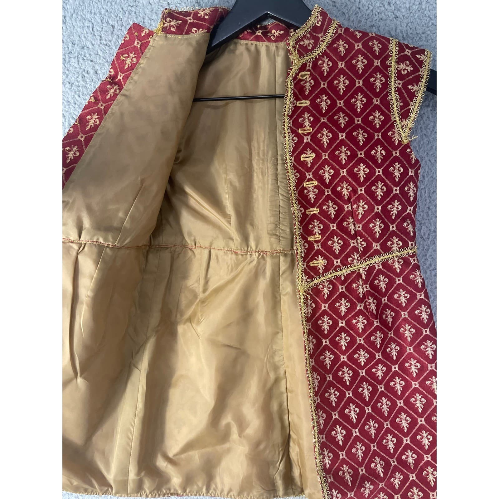 Boys Prince Costume Red Gold Vest Pants Hat Renaissance Halloween Kids Small - Thumbnail 4