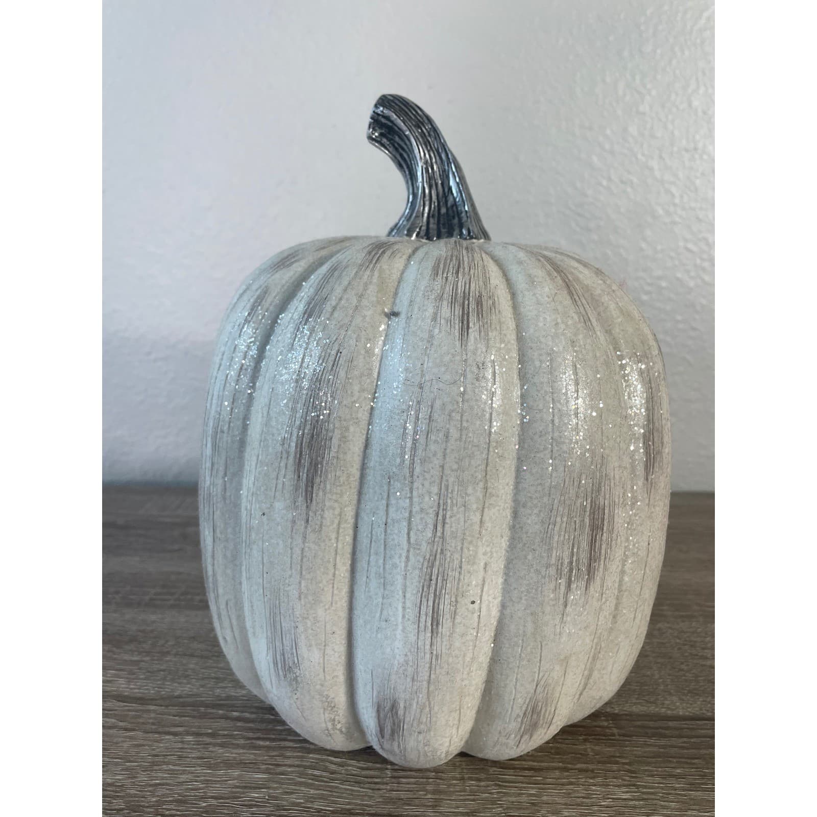 Gothic 3D Pumpkin Skull Tabletop Figurine White Glitter Halloween Decor 10.5" - Thumbnail 4