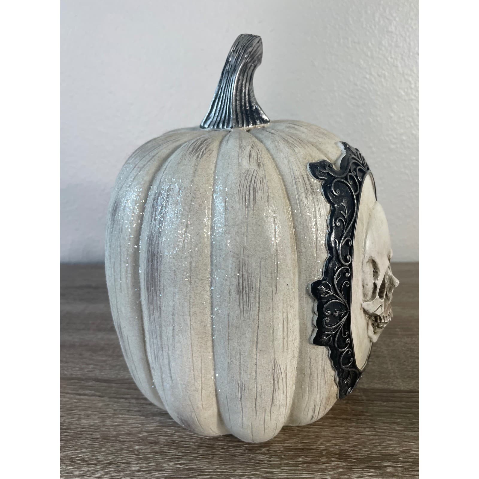 Gothic 3D Pumpkin Skull Tabletop Figurine White Glitter Halloween Decor 10.5" - Thumbnail 5
