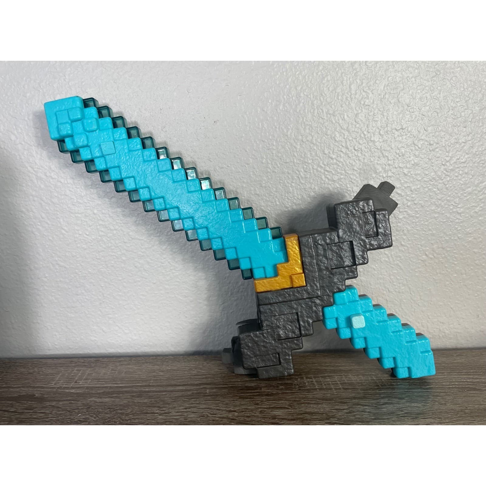 Minecraft Diamond Sword Pickaxe Transforming Toy Mattel 2 in 1 Role Play - Thumbnail 4